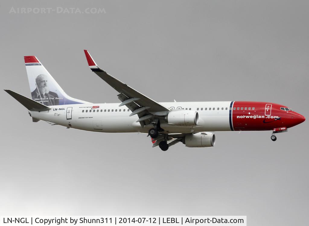 LN-NGL, 2013 Boeing 737-8JP C/N 39023, Landing rwy 07R