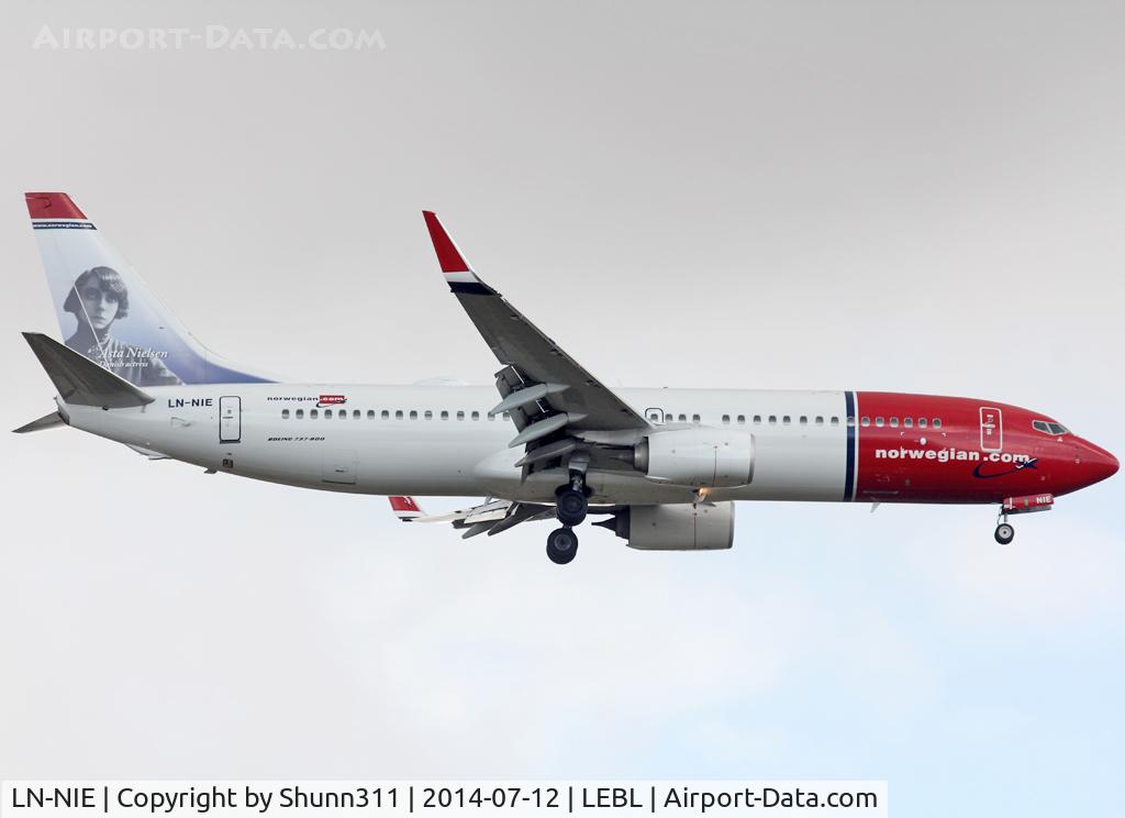 LN-NIE, 2012 Boeing 737-8JP C/N 39435, Landing rwy 07R