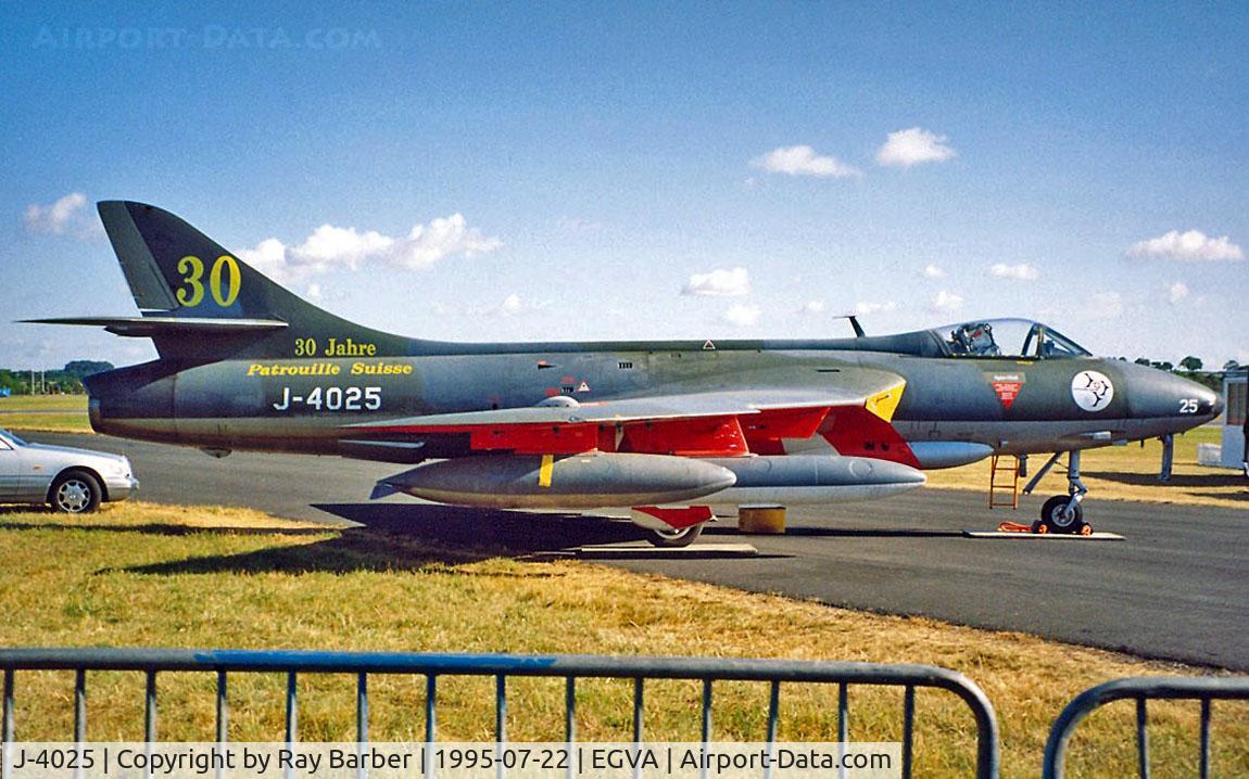 J-4025, 1959 Hawker Hunter F.58 C/N 41H-697394, Hawker Hunter F.58 [41H/697394] (Swiss Air Force) RAF Fairford~G 22/07/1995