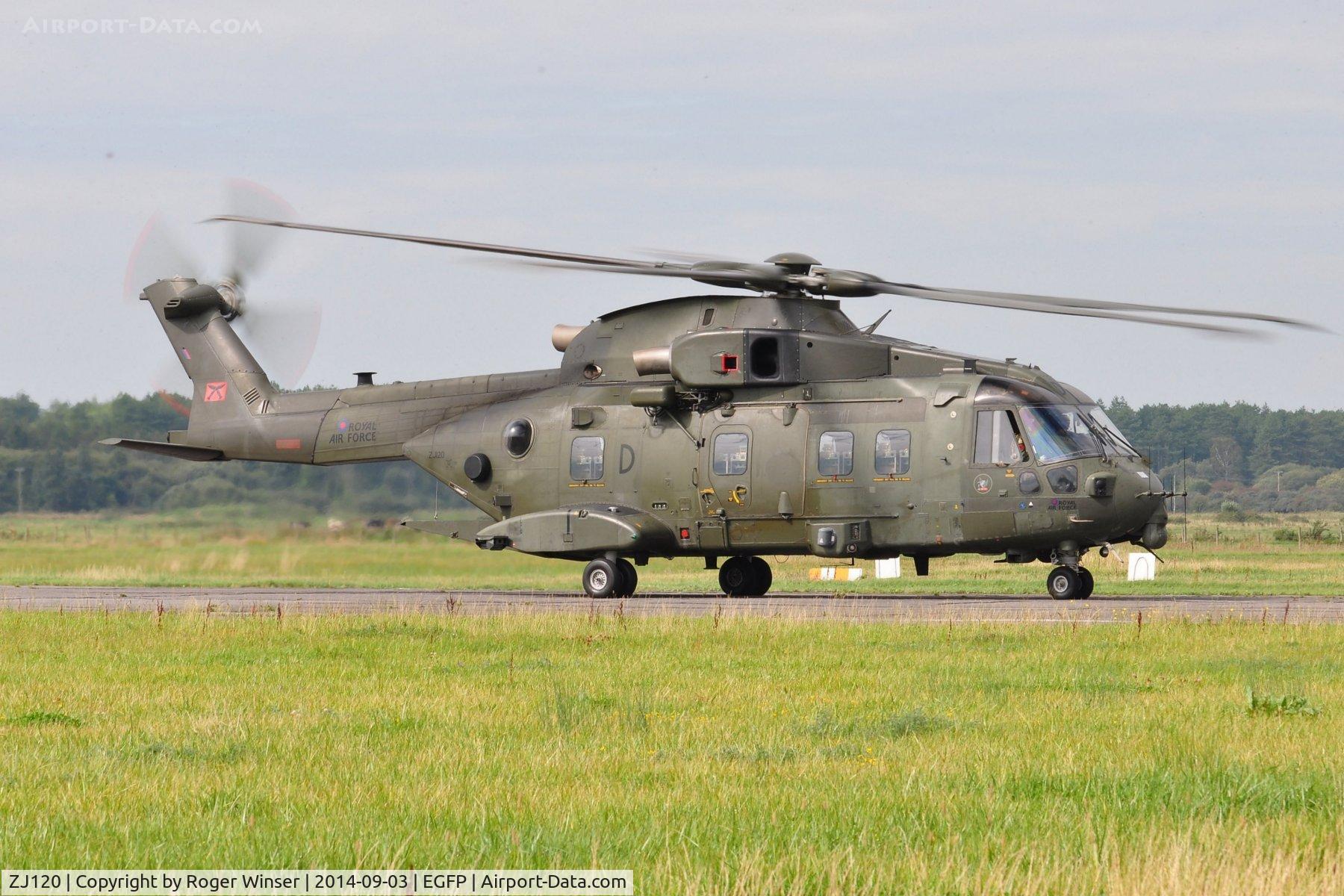 ZJ120, AgustaWestland EH-101 Merlin HC.4 C/N 50083/RAF04, Merlin helicopter coded D of 28 Squadron RAF on a brief visit to the airport as part of Rapier Formation with ZJ134. Both helicopters departed to the west and landed on the helipad at the adjacent DIO Pembrey Sands Air Weapons Range (EGOP).