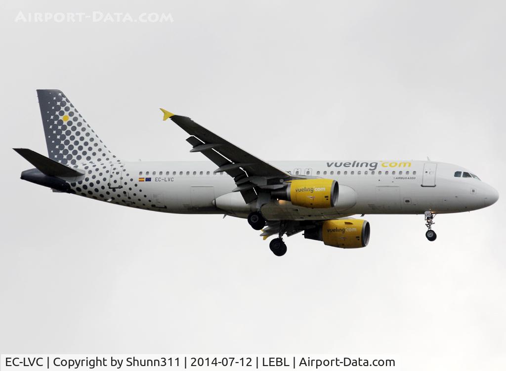 EC-LVC, 2000 Airbus A320-214 C/N 1372, Landing rwy 07R
