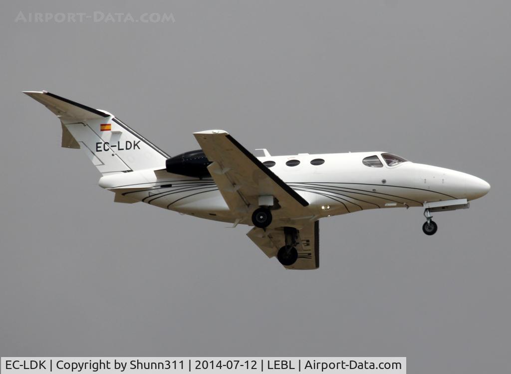 EC-LDK, 2009 Cessna 510 Citation Mustang Citation Mustang C/N 510-0152, Landing rwy 07R