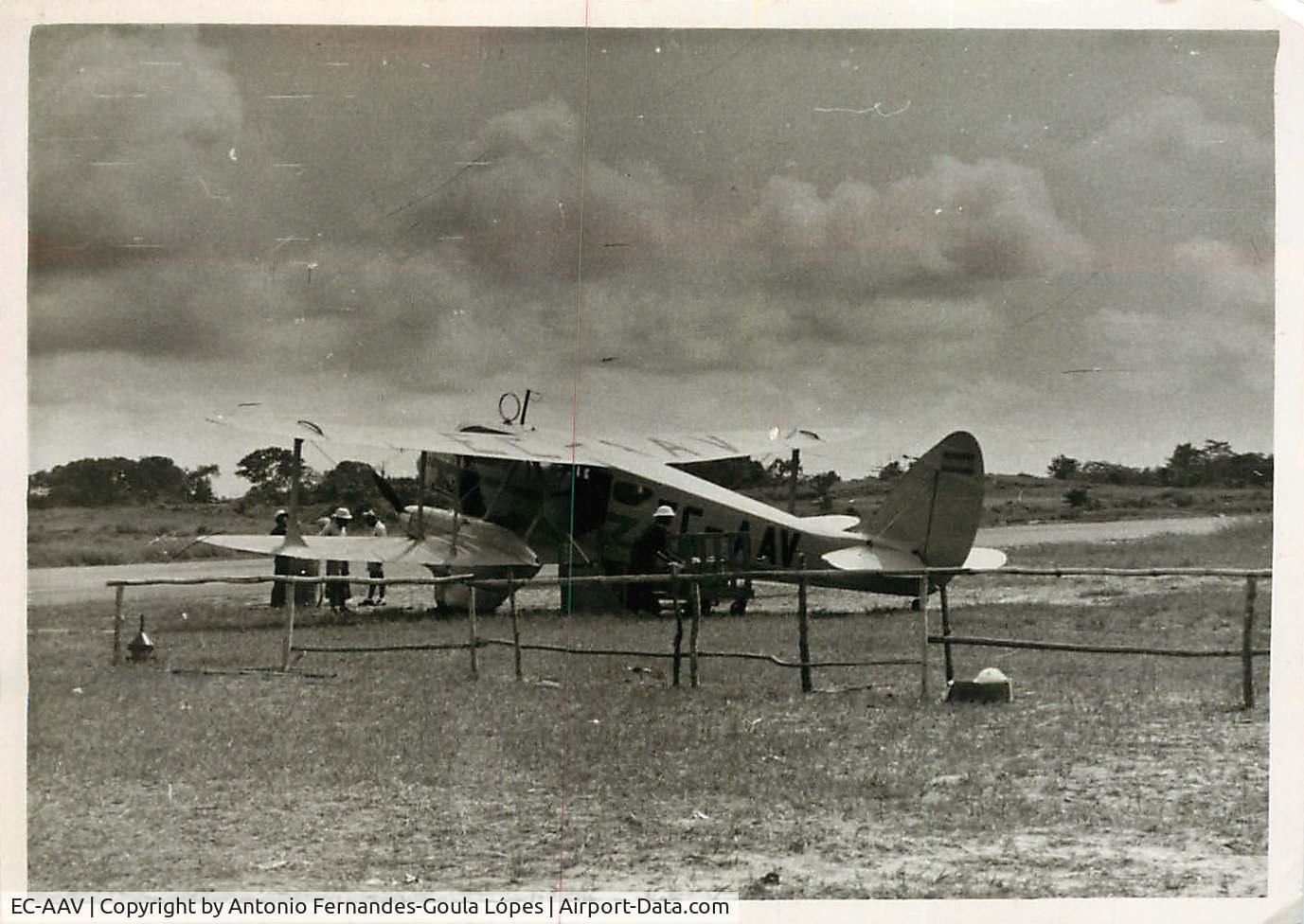 EC-AAV, De Havilland DH89A Dragon Rapide C/N 6425, Santa Isabel Airport