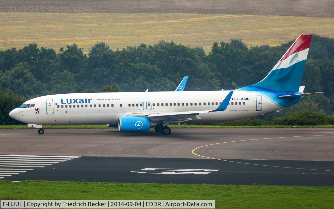 F-HJUL, 2011 Boeing 737-8Q8 C/N 38819, line up for departure to Tarbes