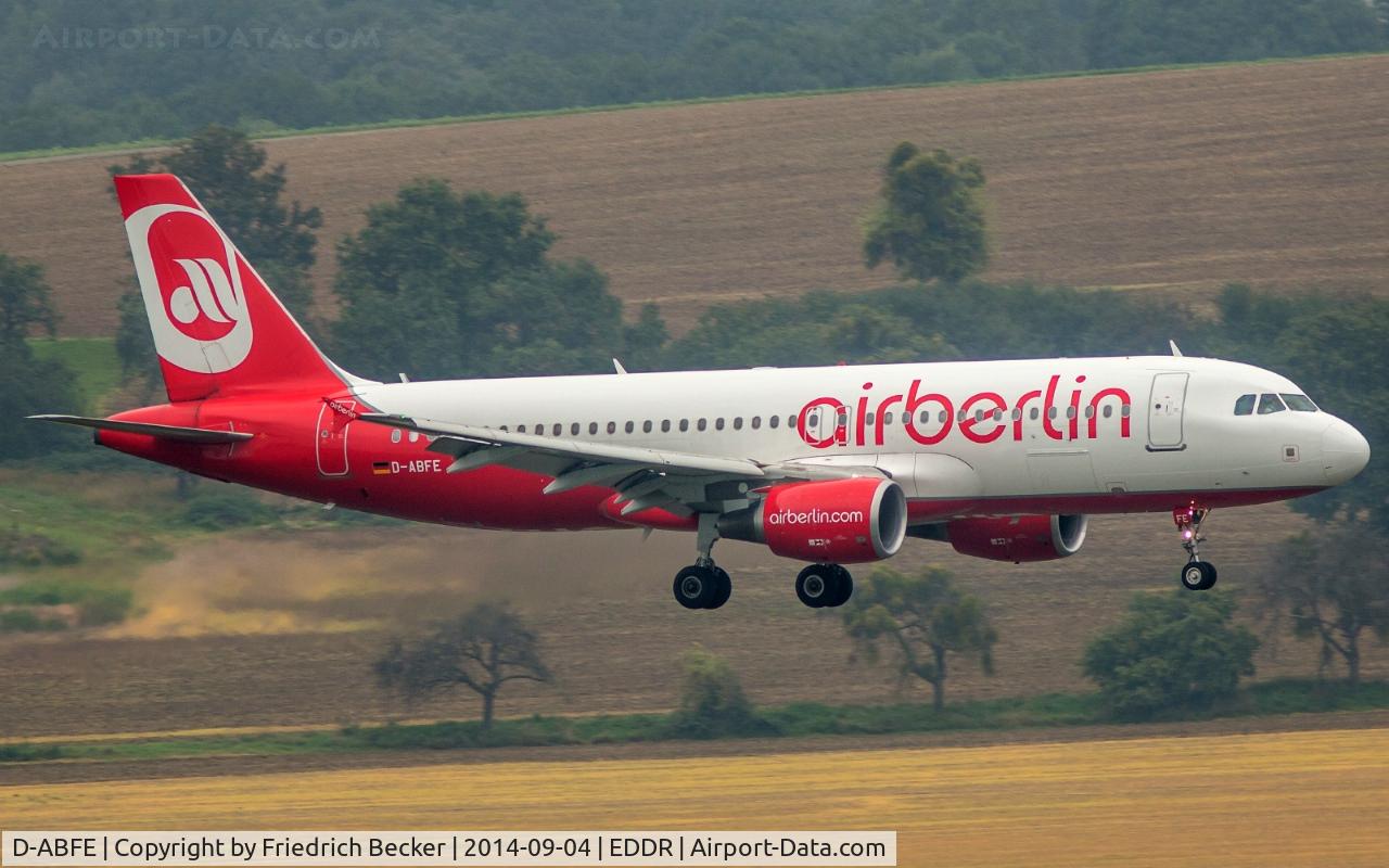 D-ABFE, 2010 Airbus A320-214 C/N 4269, on final inbound from Palma