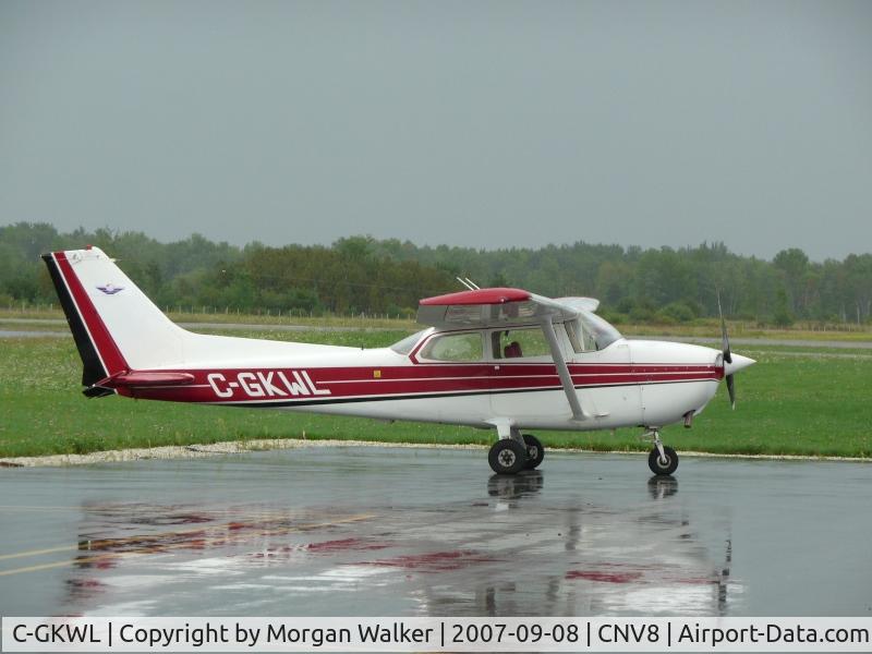 C-GKWL, 1976 Cessna 172N C/N 17268441, $ 100  Hamburger break