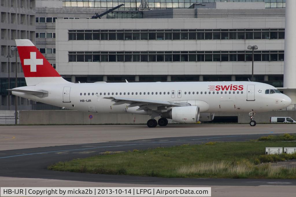 HB-IJR, 1997 Airbus A320-214 C/N 0703, Taxiing