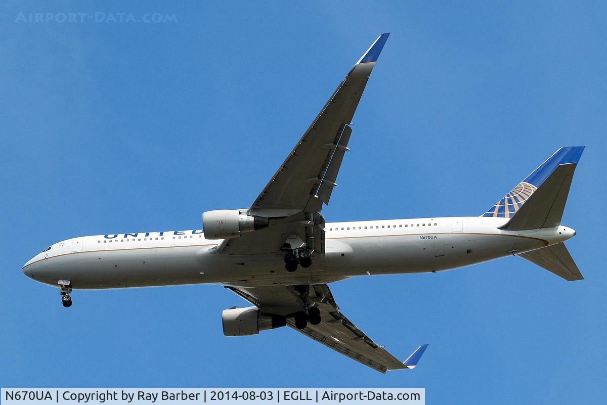N670UA, 1999 Boeing 767-322 C/N 29240, Boeing 767-322ER [29240] (United Airlines) Home~G 03/08/2014. On approach 27R