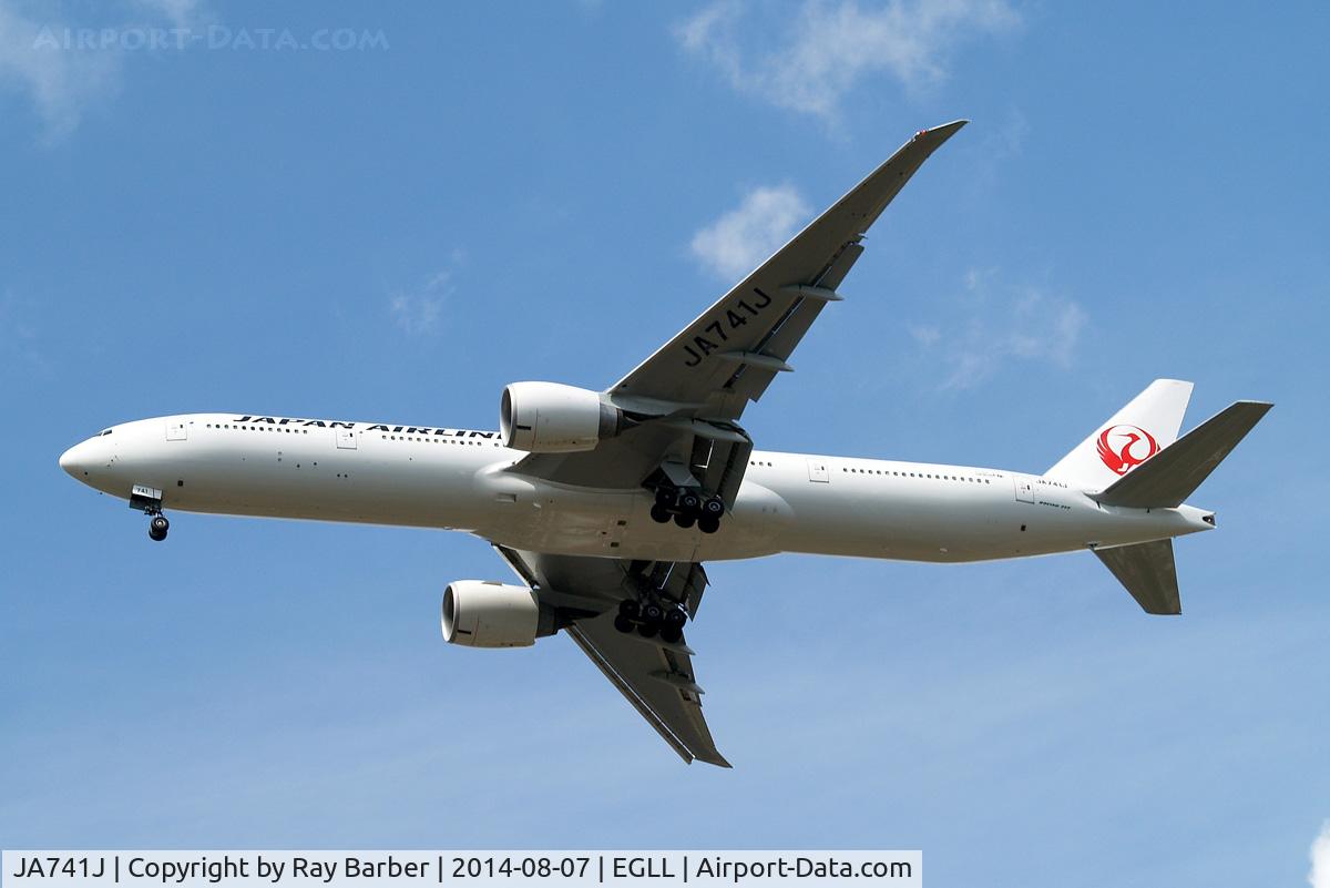 JA741J, 2009 Boeing 777-346/ER C/N 36128, Boeing 777-346ER [36128] (Japan Airlines) Home~G 07/08/2014. On approach 27R.