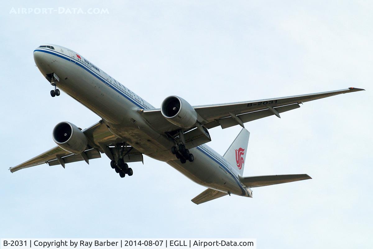 B-2031, 2012 Boeing 777-39L/ER C/N 38670, Boeing 777-39LER [38670] (Air China) Home~G 07/08/2014. On approach 27R.