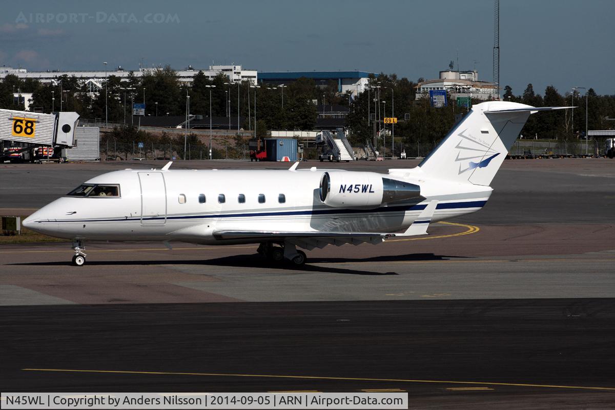 N45WL, 1983 Canadair Challenger 601 (CL-600-2A12) C/N 3004, Taxiing out to 19R.