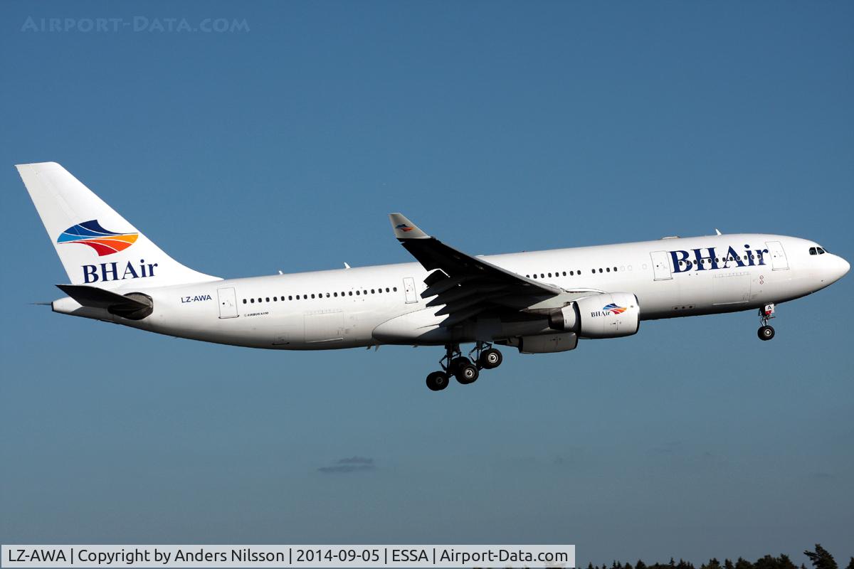 LZ-AWA, 1999 Airbus A330-223 C/N 255, On short final for 19L