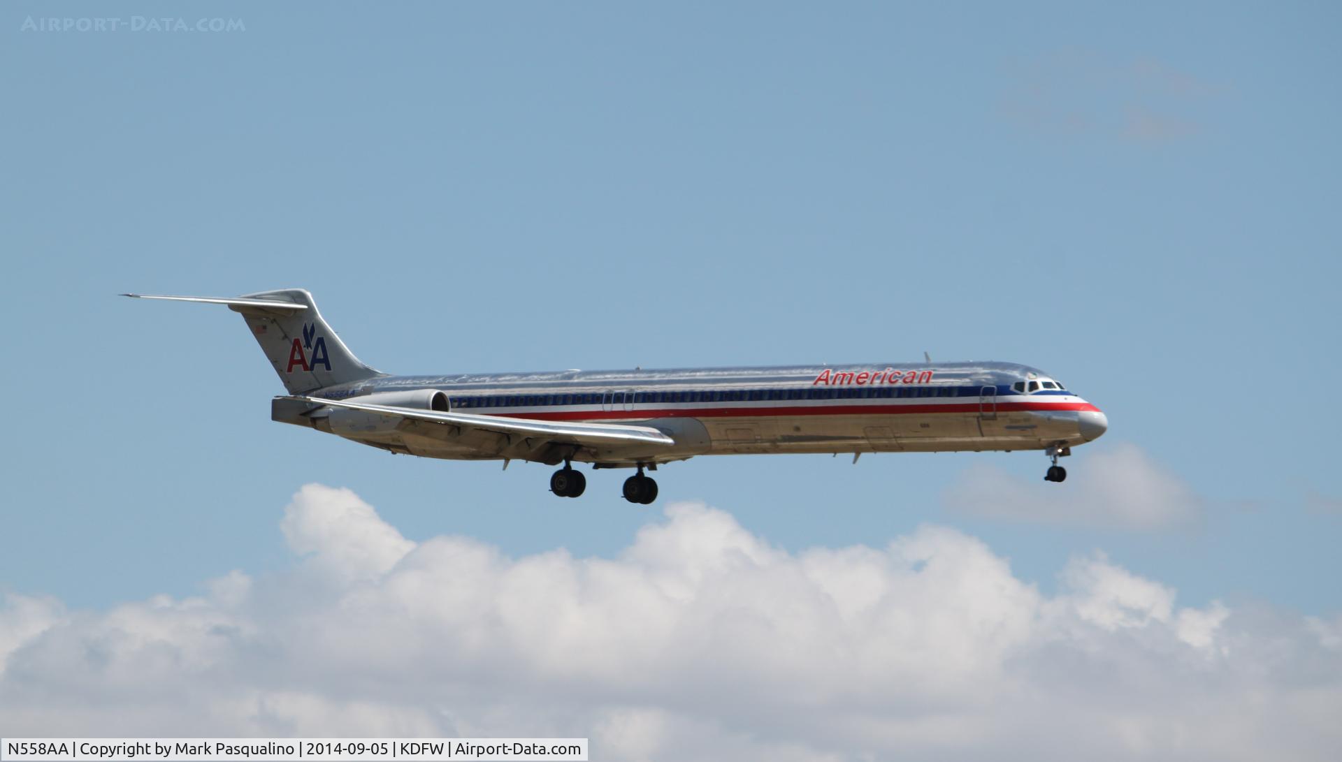 N558AA, 1991 McDonnell Douglas MD-82 (DC-9-82) C/N 53088, MD-82