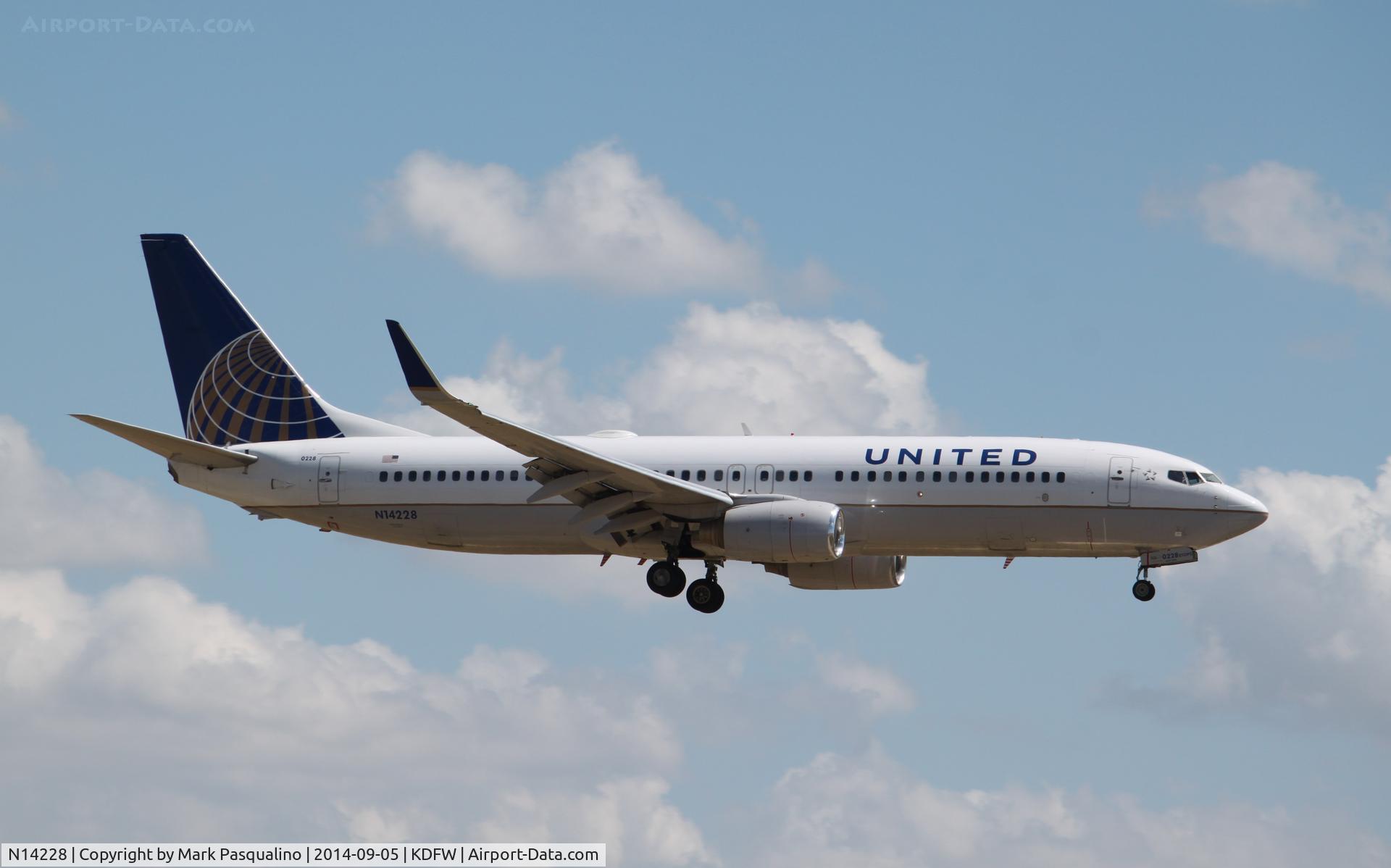 N14228, 1999 Boeing 737-824 C/N 28792, Boeing 737-800