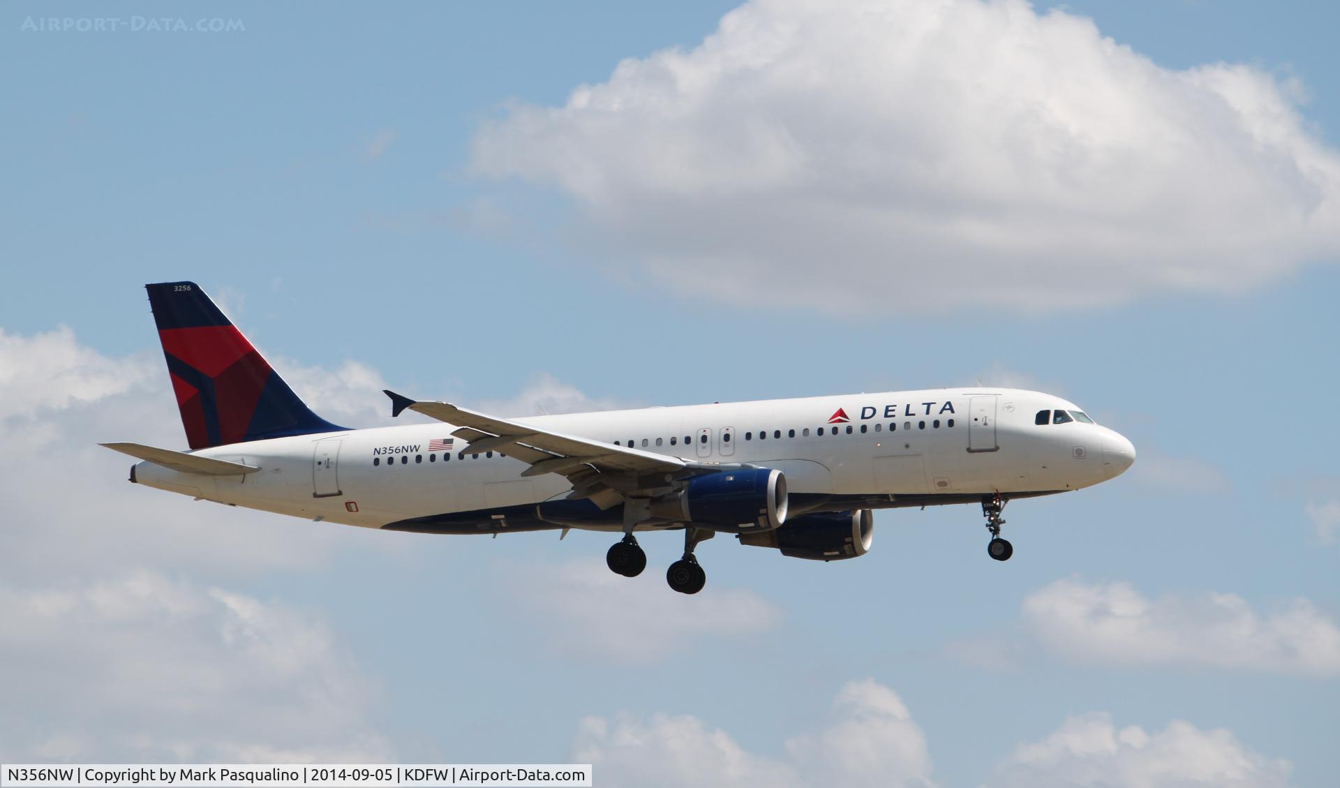 N356NW, 1998 Airbus A320-212 C/N 818, Airbus A320