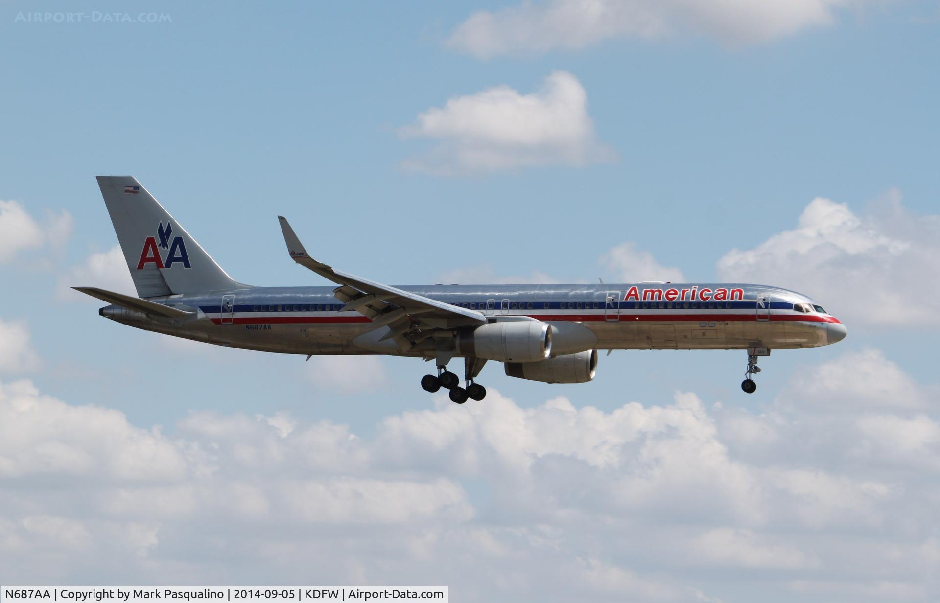 N687AA, 1993 Boeing 757-223 C/N 25695, Boeing 757-200
