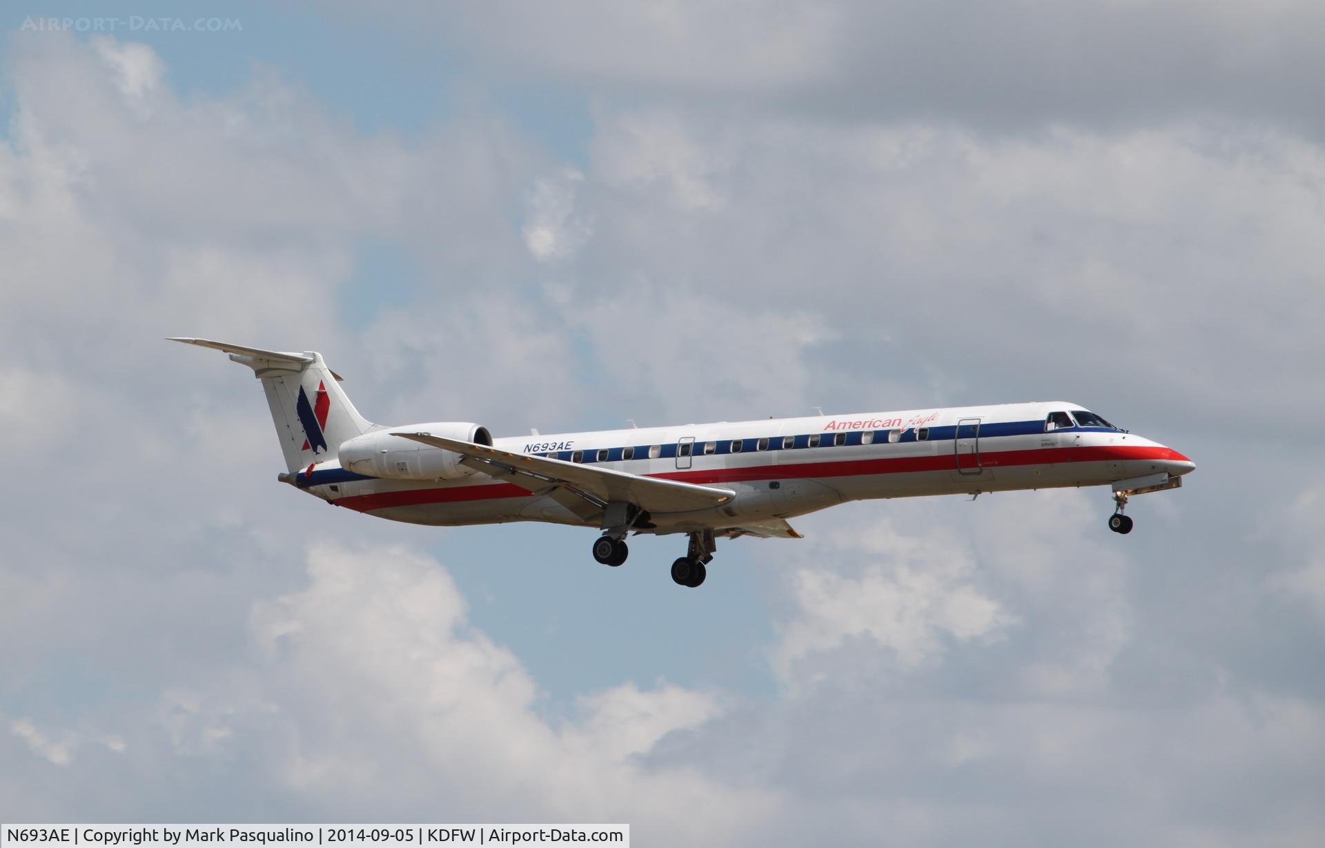 N693AE, 2004 Embraer ERJ-145LR (EMB-145LR) C/N 14500868, EMB-145LR