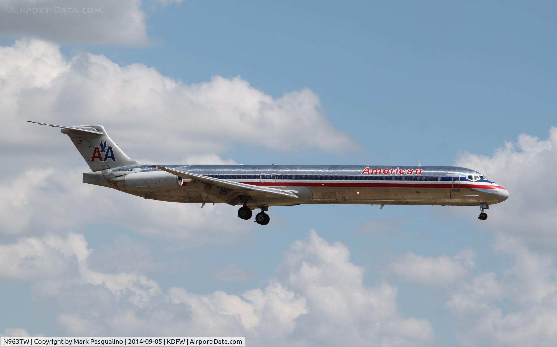 N963TW, 1999 McDonnell Douglas MD-83 (DC-9-83) C/N 53613, MD-83