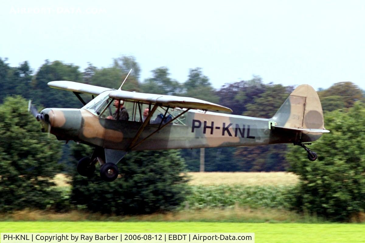 PH-KNL, Piper PA-18-135 Super Cub C/N 18-3849, Piper PA-18-135 Super Cub [18-3849] Schaffen-Diest~OO 12/08/2006