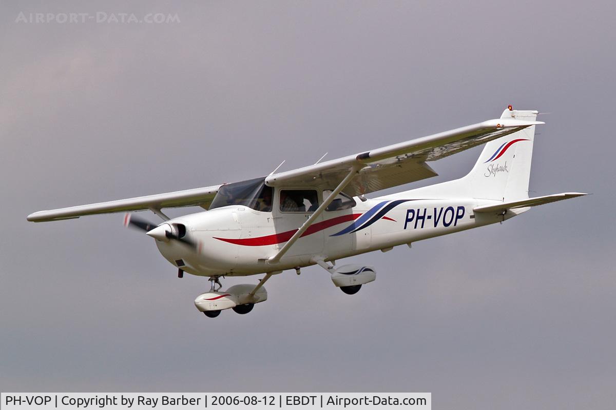 PH-VOP, 1999 Cessna 172R C/N 17280808, Cessna 172R Skyhawk [172-80808] Schaffen-Diest~OO 12/08/2006
