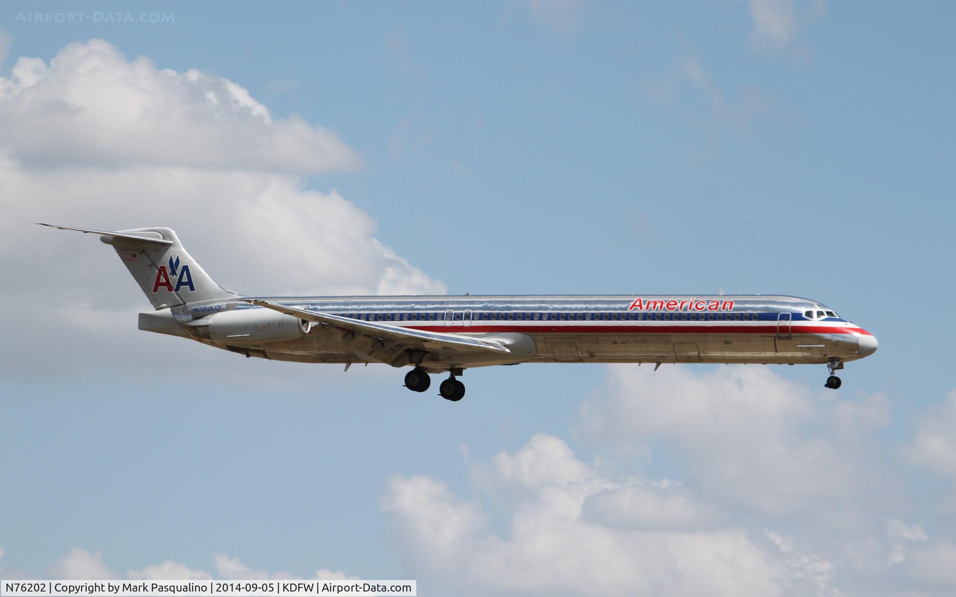 N76202, 1992 McDonnell Douglas MD-83 (DC-9-83) C/N 53292, MD-83