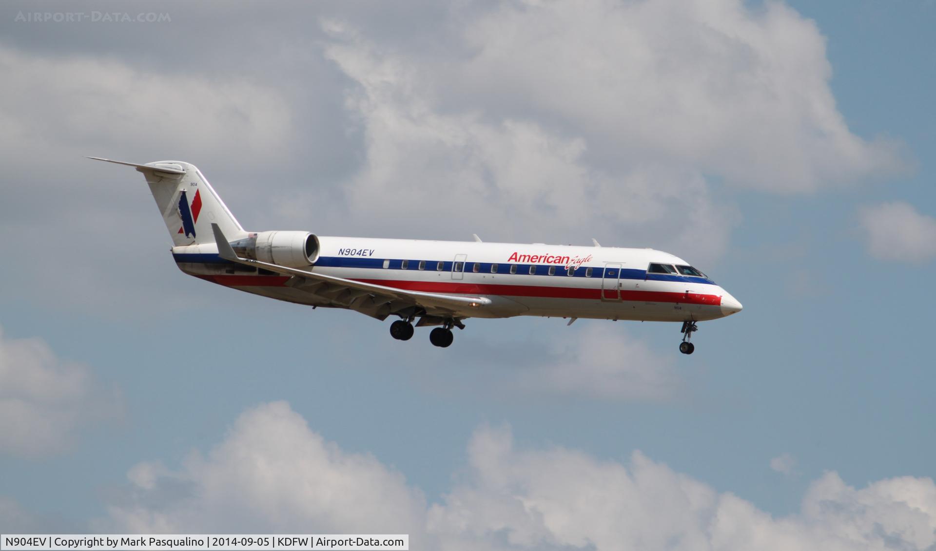 N904EV, 2002 Bombardier CRJ-200ER (CL-600-2B19) C/N 7628, CL-600-2B19