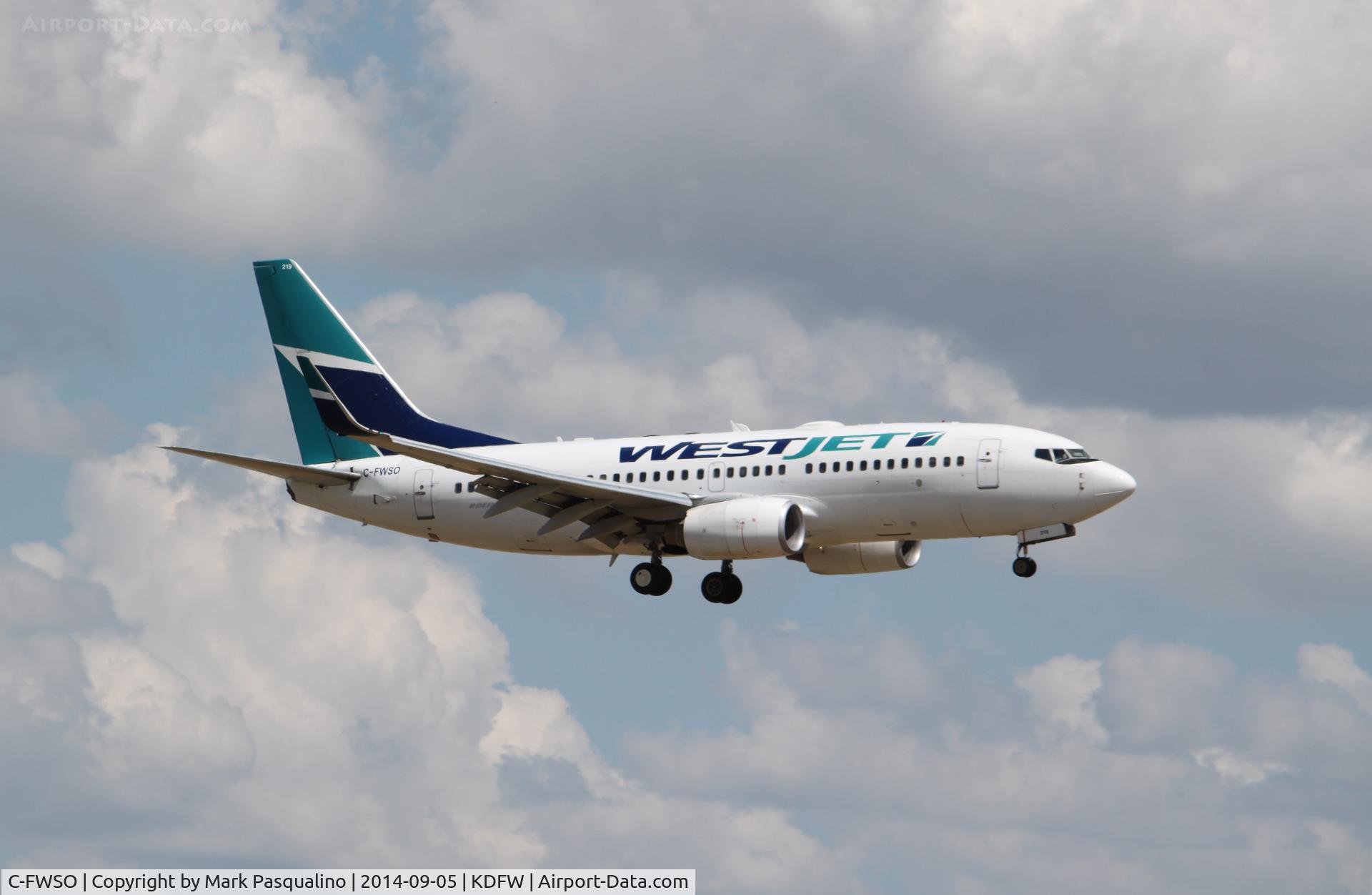 C-FWSO, 2004 Boeing 737-7CT C/N 32759, Boeing 737-700