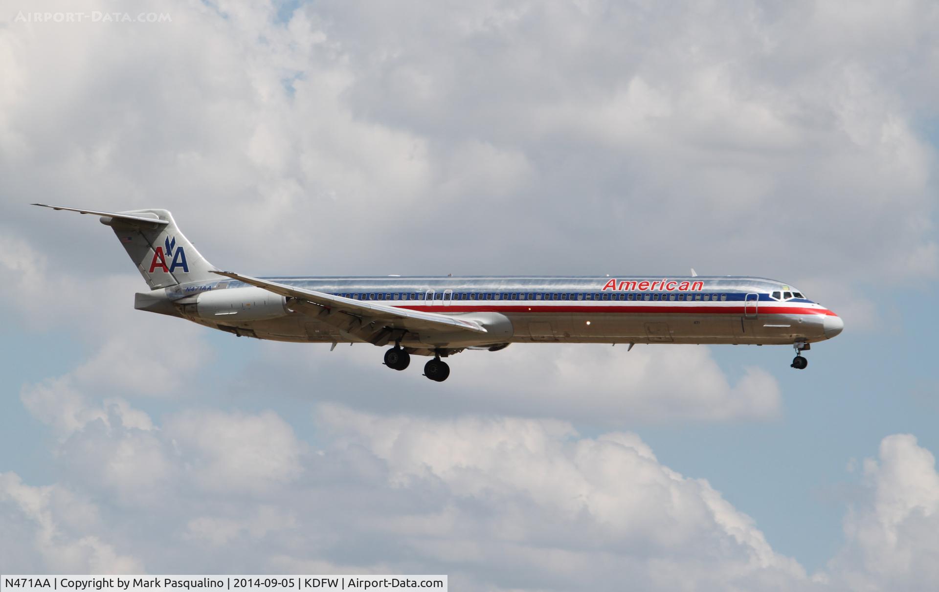 N471AA, 1988 McDonnell Douglas MD-82 (DC-9-82) C/N 49601, MD-82