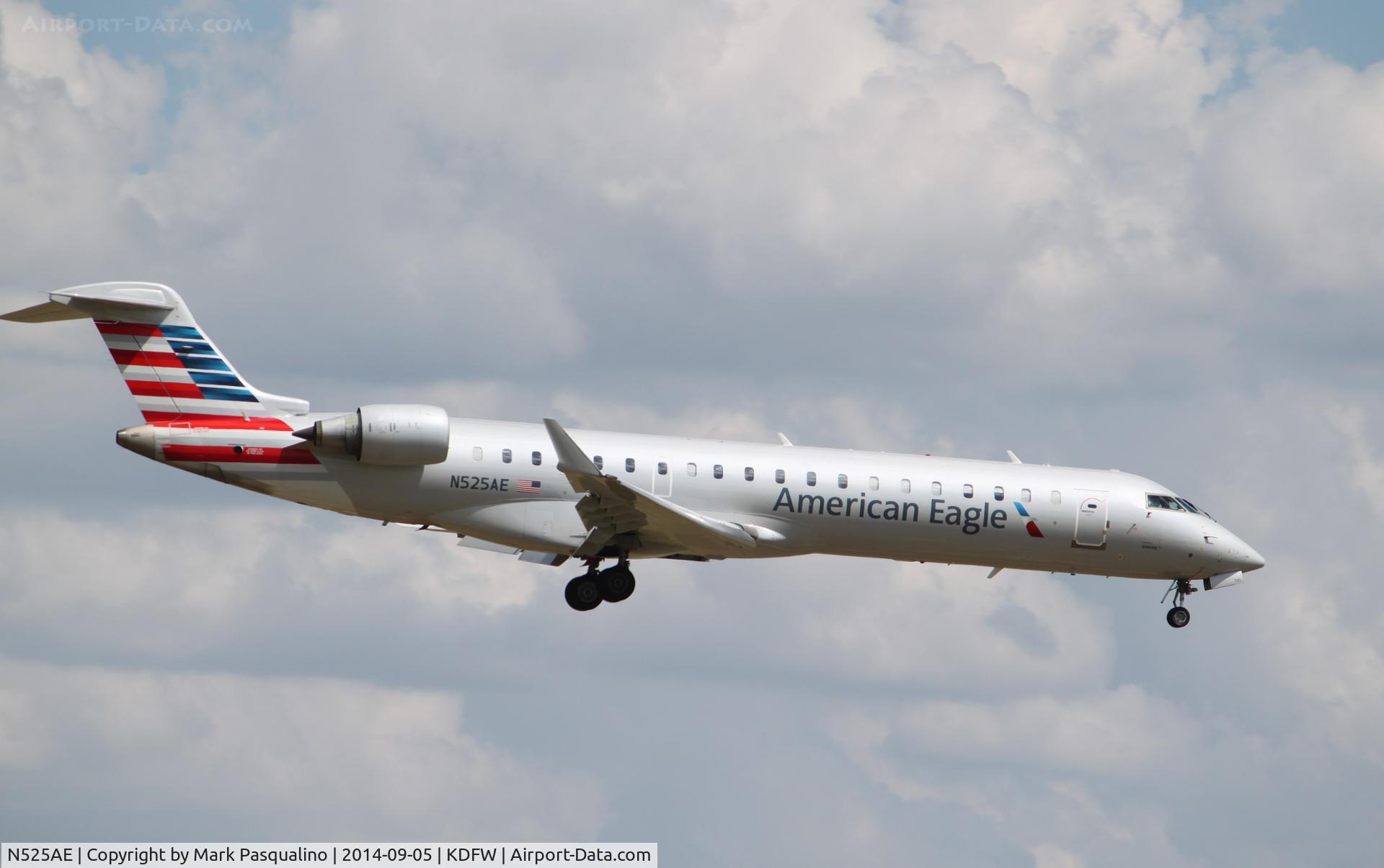 N525AE, Bombardier CRJ-701ER (CL-600-2C10) Regional Jet C/N 10302, CL-600-2C10