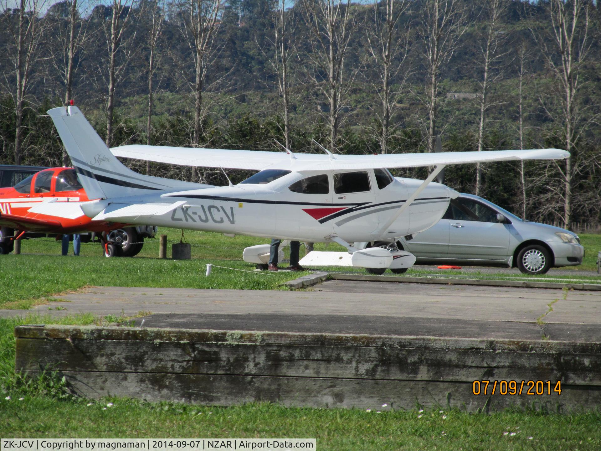 ZK-JCV, Cessna 182S Skylane Skylane C/N 18280054, In sunshine ready for father's day trip