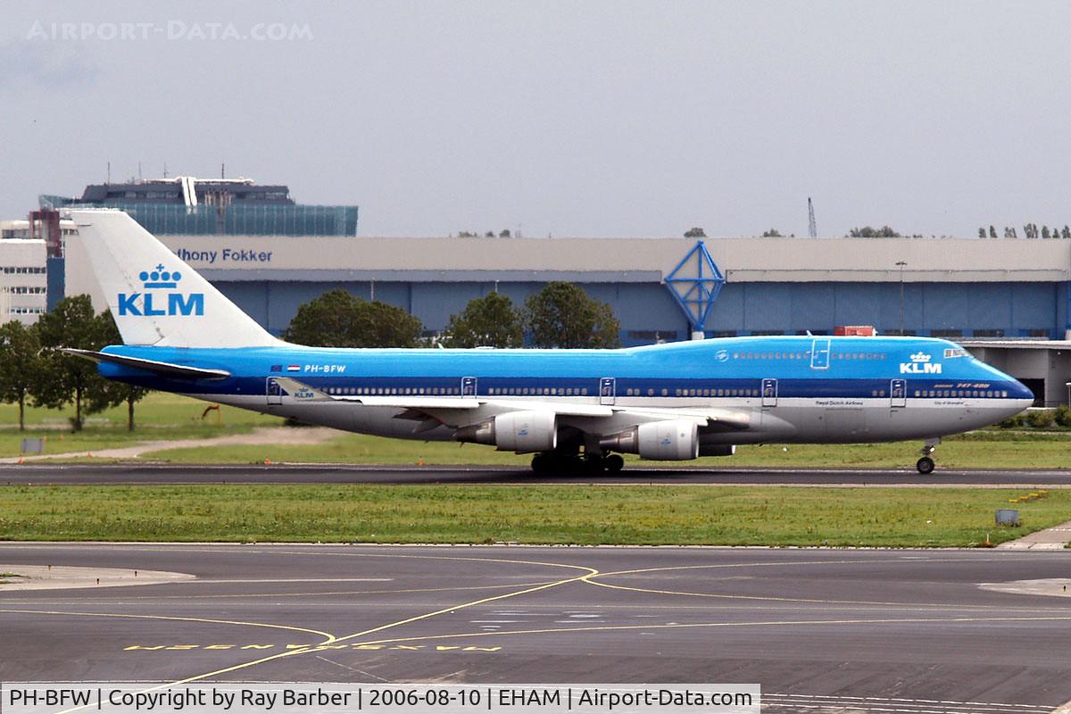 PH-BFW, 2000 Boeing 747-406BC C/N 30454, Boeing 747-406 [30454] (KLM-Royal Dutch Airlines) Amsterdam-Schiphol~PH 10/08/2006
