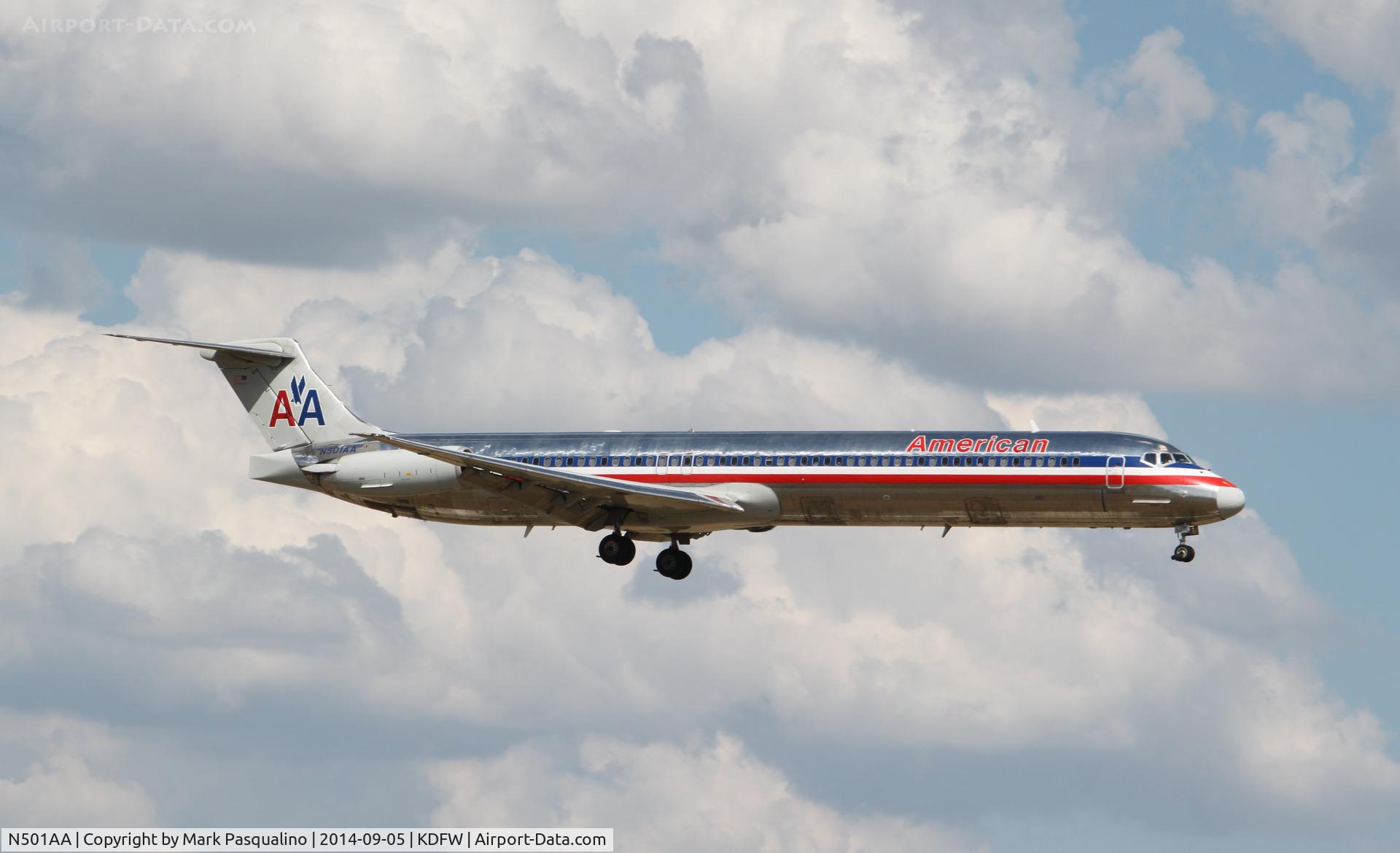 N501AA, 1989 McDonnell Douglas MD-82 (DC-9-82) C/N 49738, MD-82