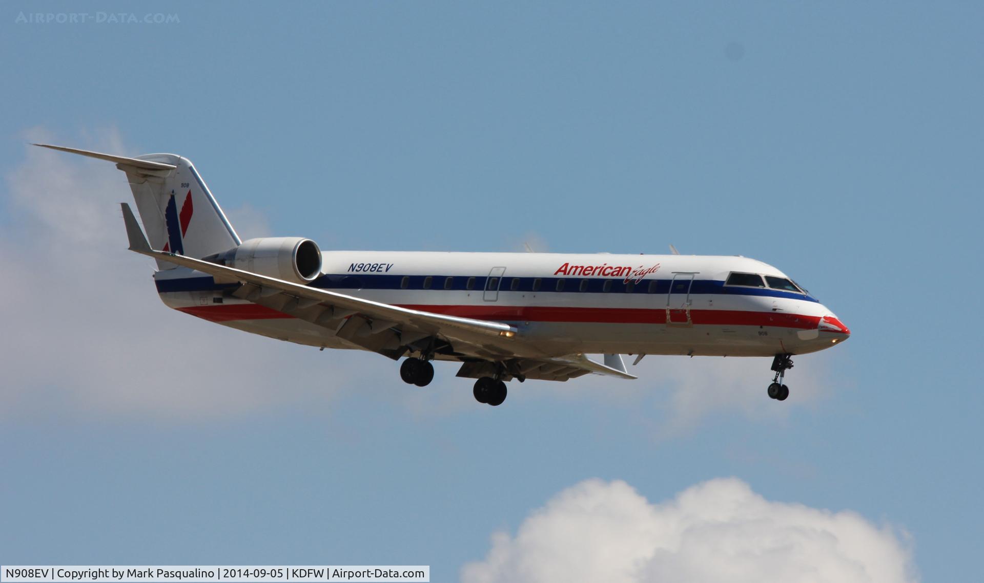 N908EV, 2002 Bombardier CRJ-200ER (CL-600-2B19) C/N 7654, CL-600-2B19