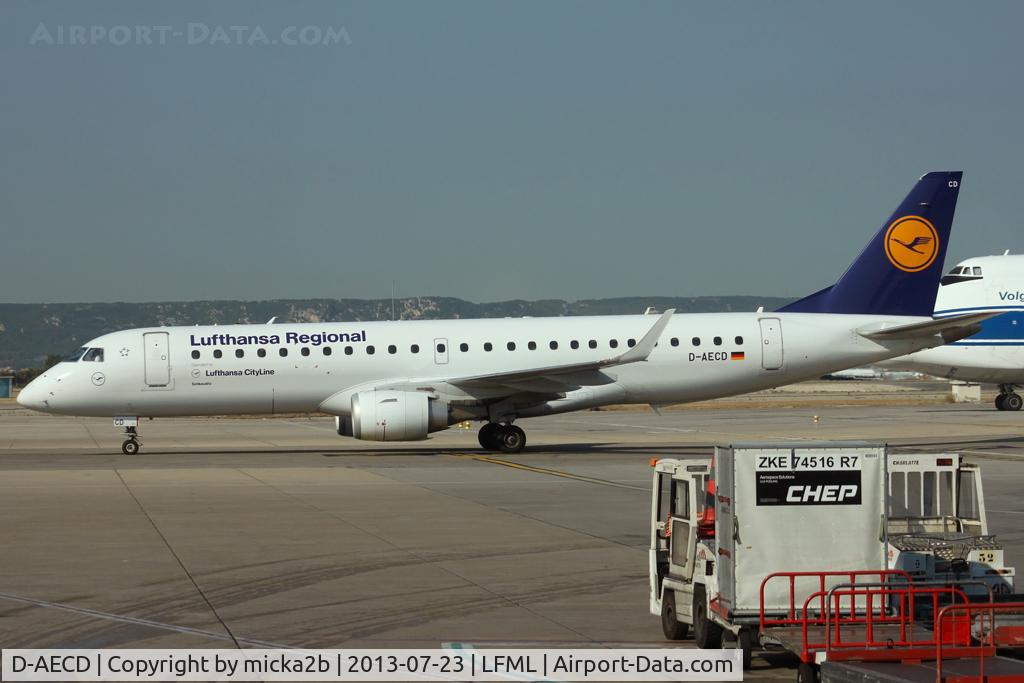 D-AECD, 2010 Embraer 190LR (ERJ-190-100LR) C/N 19000337, Taxiing