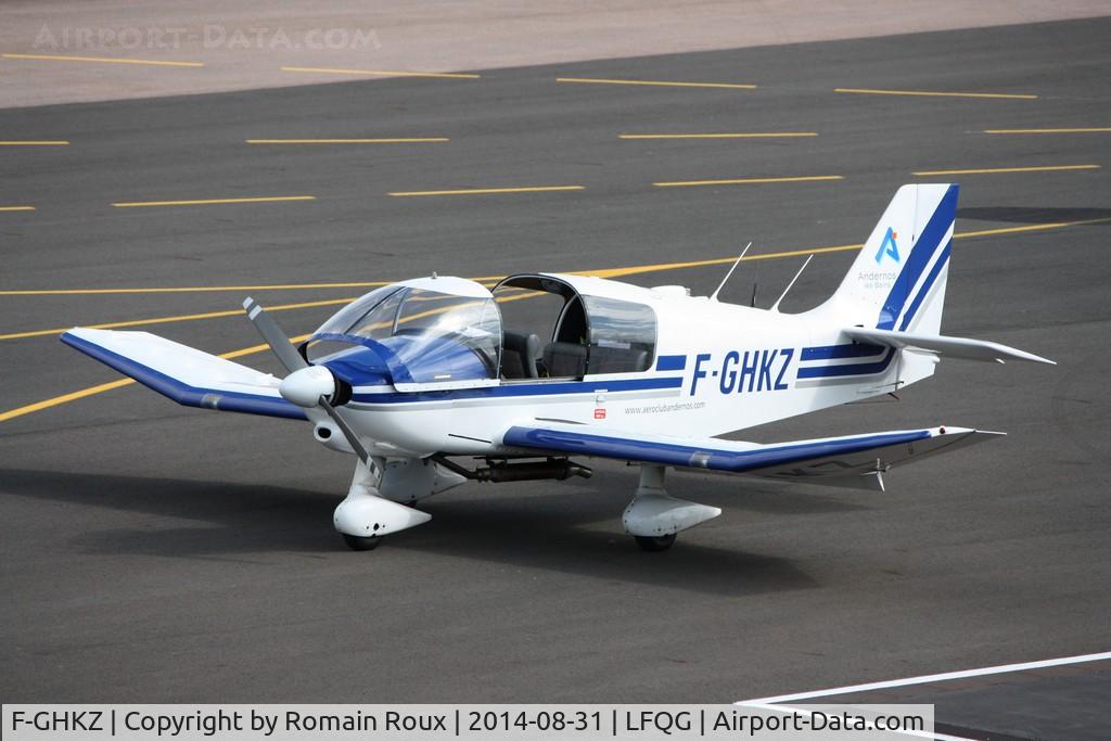 F-GHKZ, Robin DR-400-140B Major C/N 924, Parked