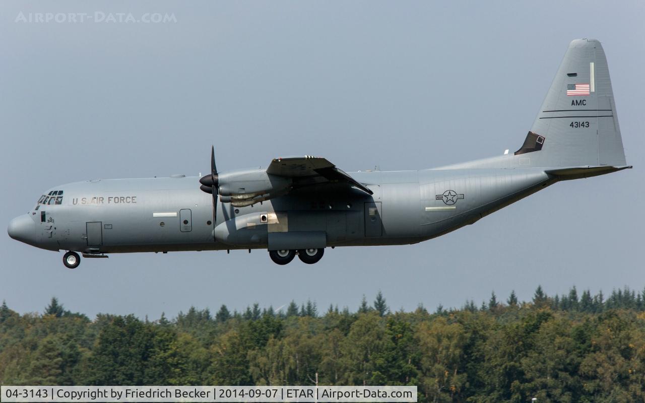 04-3143, 2005 Lockheed C-130J-30 Super Hercules C/N 382-5559, on final RW08
