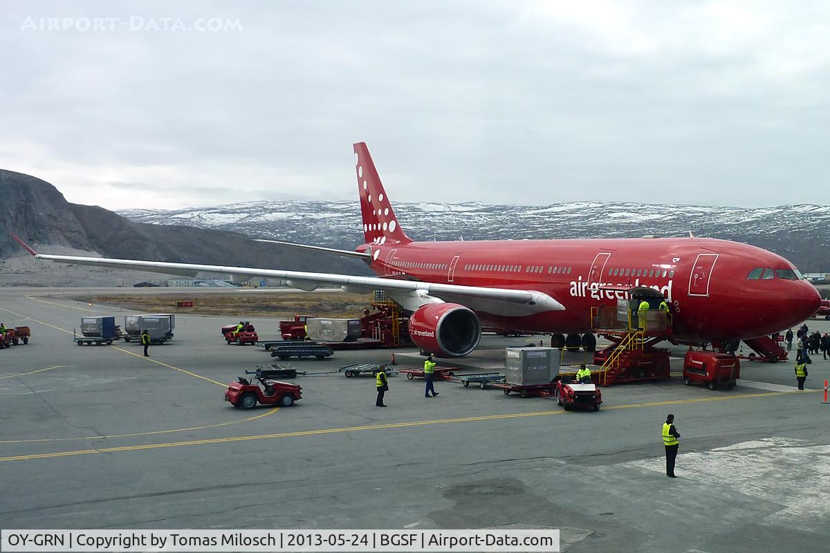 OY-GRN, 1998 Airbus A330-223 C/N 230, Business as usual in Kangerlussuaq