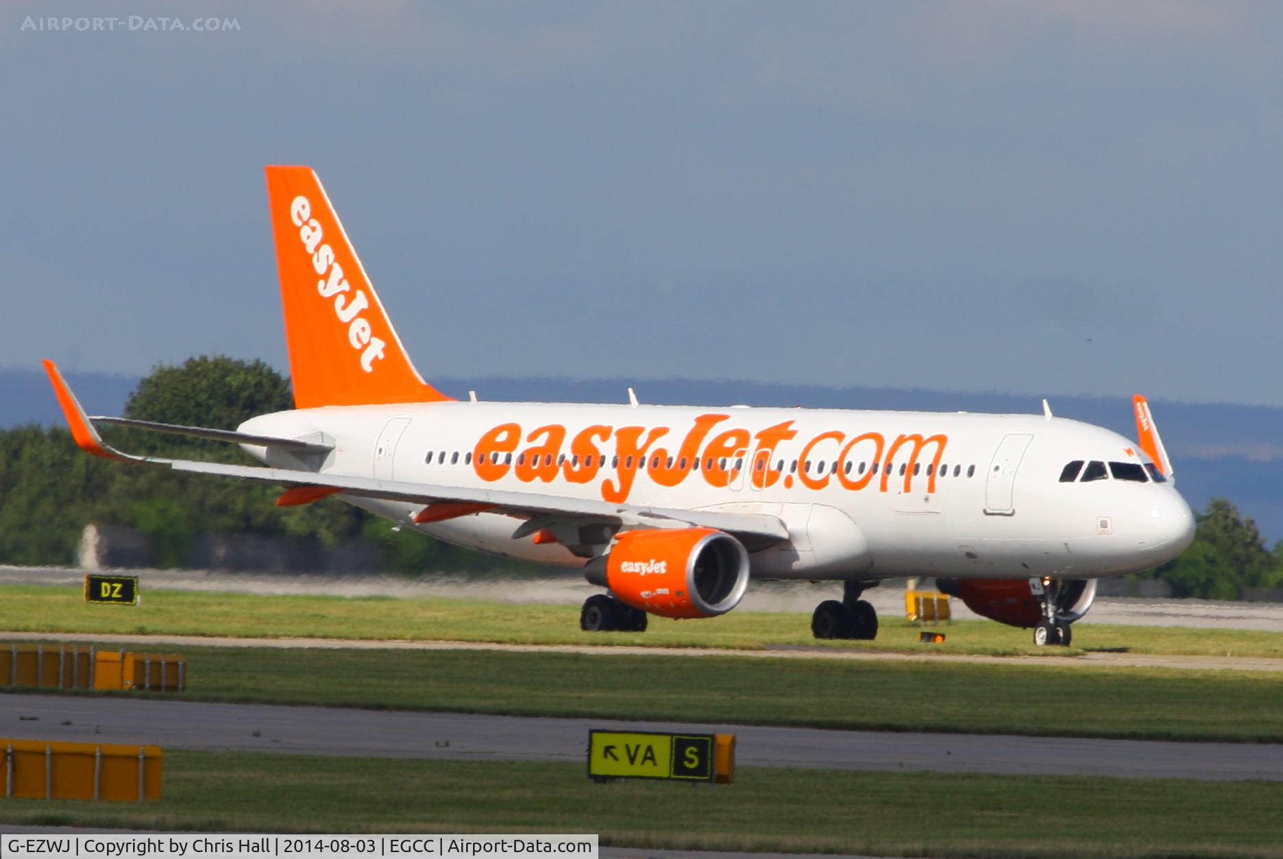 G-EZWJ, 2013 Airbus A320-214 C/N 5638, easyJet