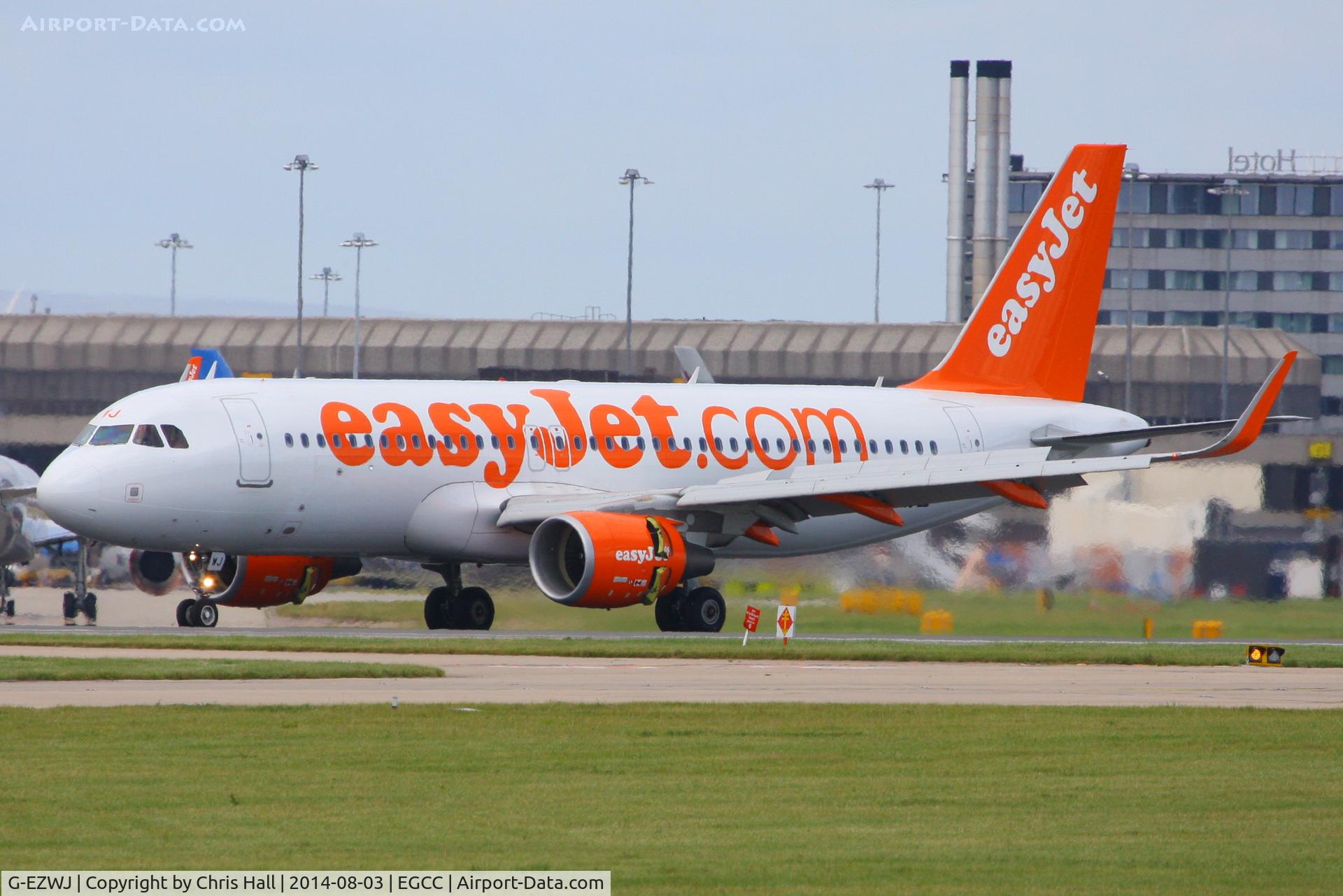 G-EZWJ, 2013 Airbus A320-214 C/N 5638, easyJet