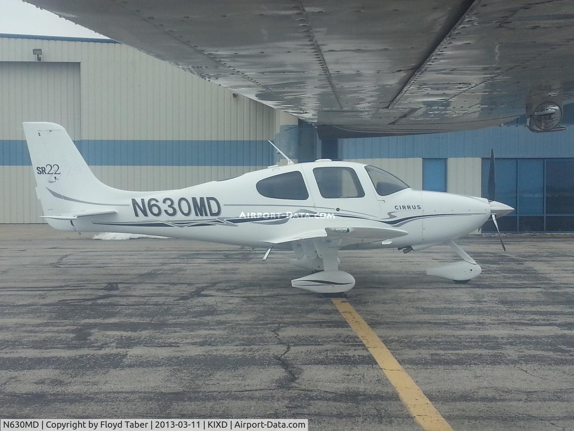 N630MD, 2005 Cirrus SR22 C/N 1269, on the ramp