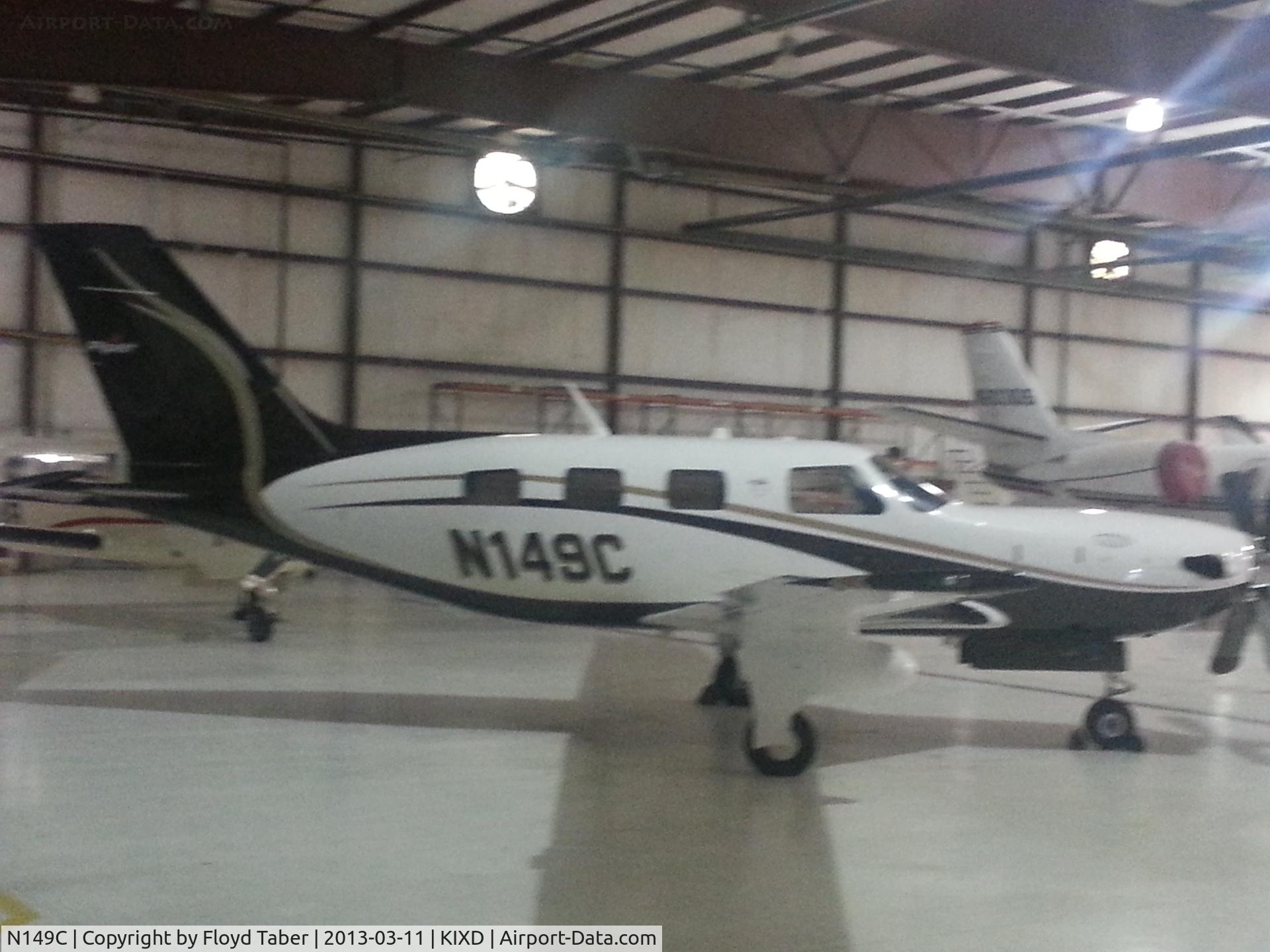 N149C, 2012 Piper PA-46-500TP Meridan C/N 4697490, In the hangar