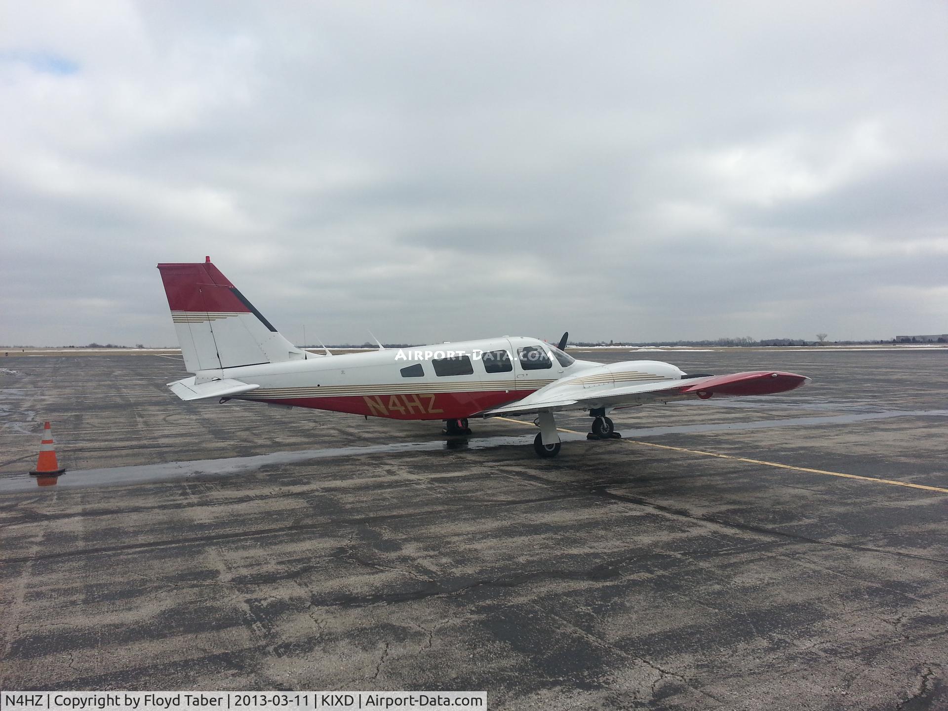 N4HZ, 1978 Piper PA-34-200T C/N 34-7870122, On the ramp