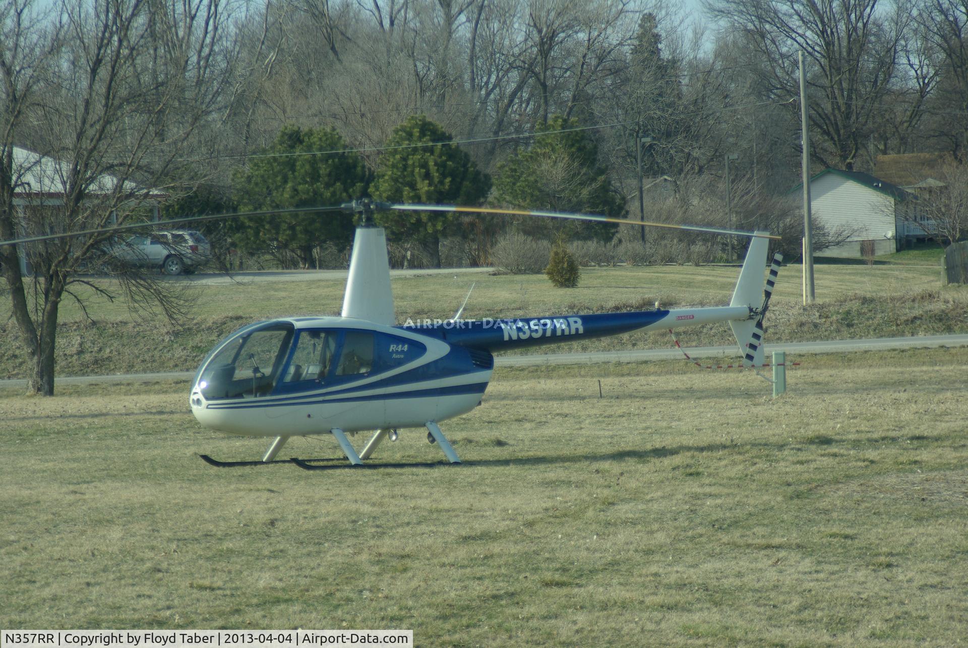 N357RR, 1997 Robinson R44 Astro C/N 0357, Giving helicopter rides