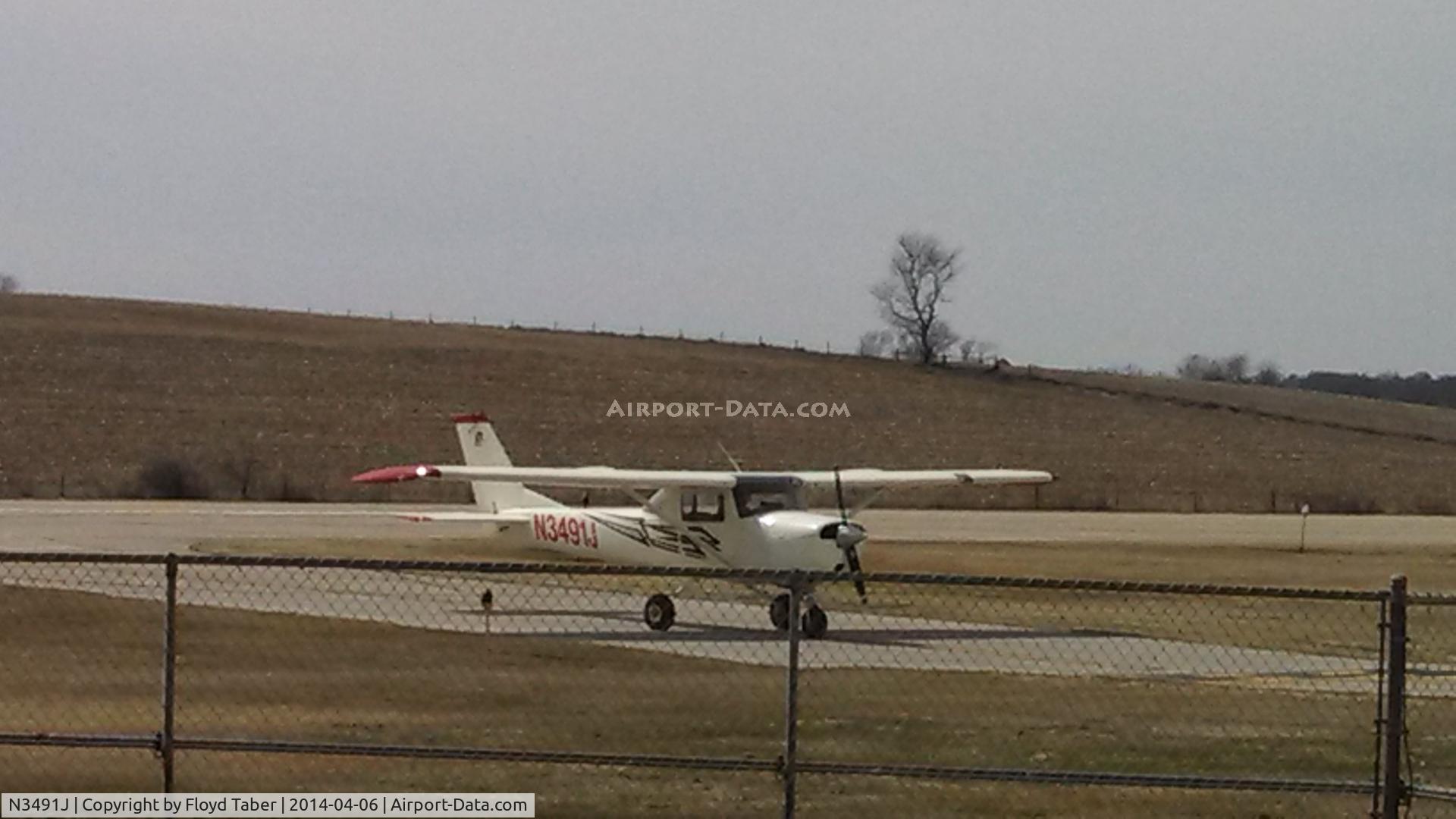 N3491J, 1967 Cessna 150G C/N 15066191, Just landed