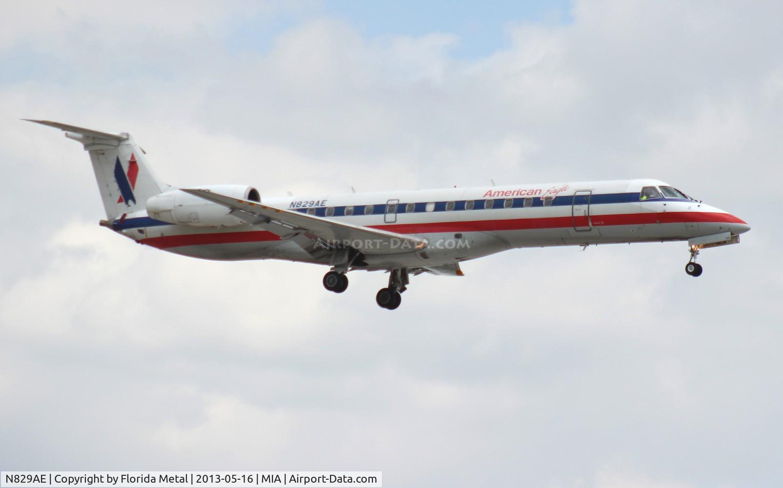 N829AE, 2002 Embraer ERJ-140LR (EMB-135KL) C/N 145609, American Eagle E140