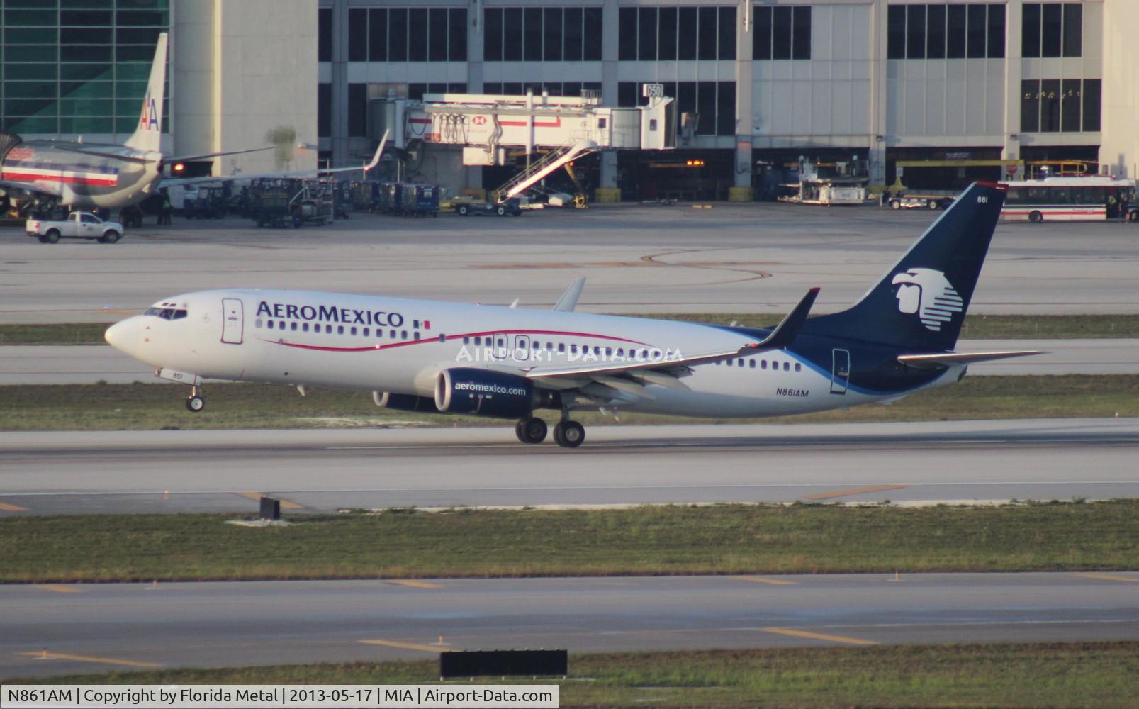 N861AM, 2001 Boeing 737-83N C/N 30706, Aeromexico 737-800