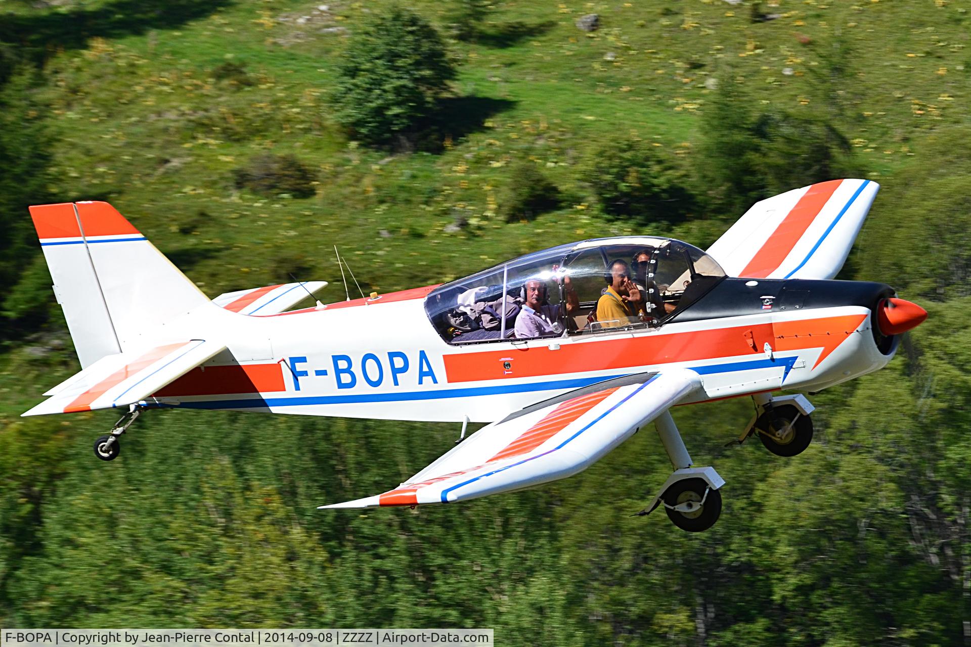 F-BOPA, SAN Jodel D-140R Abeille C/N 522, Taking off from Valloire
