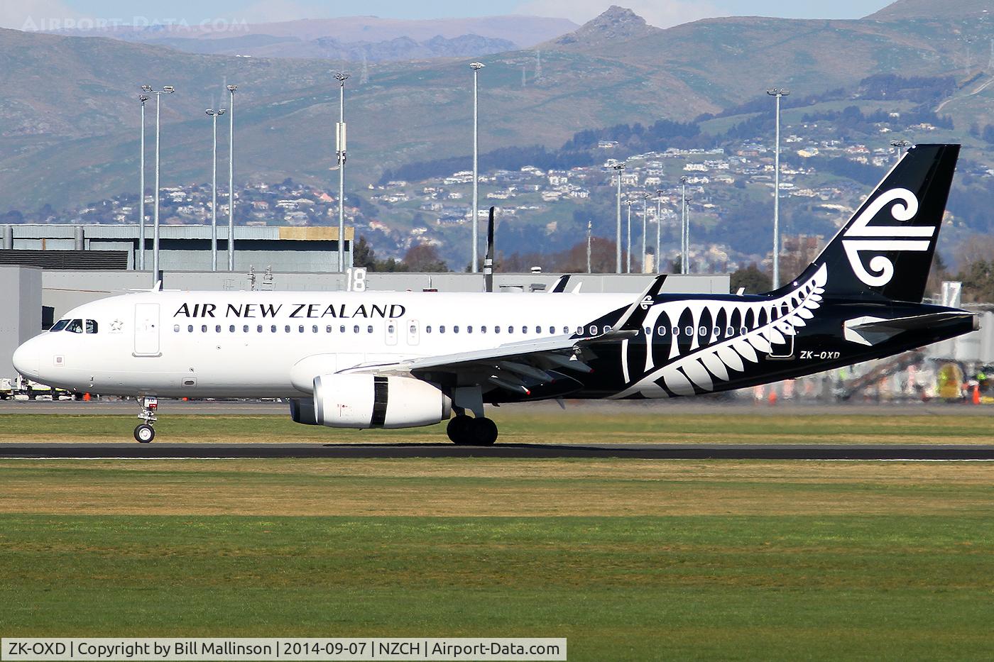 ZK-OXD, 2014 Airbus A320-232 C/N 5962, rolling on 02