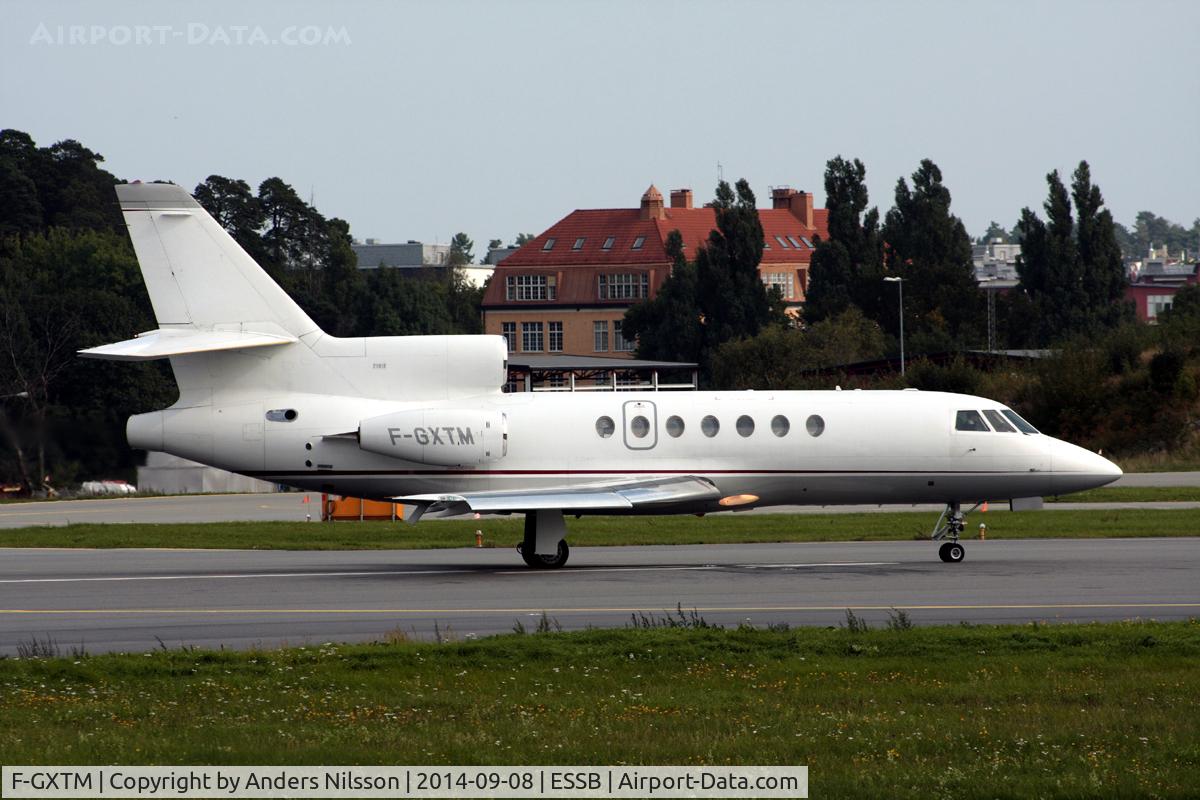 F-GXTM, 1986 Dassault Falcon 50 C/N 165, Lining up runway 12.