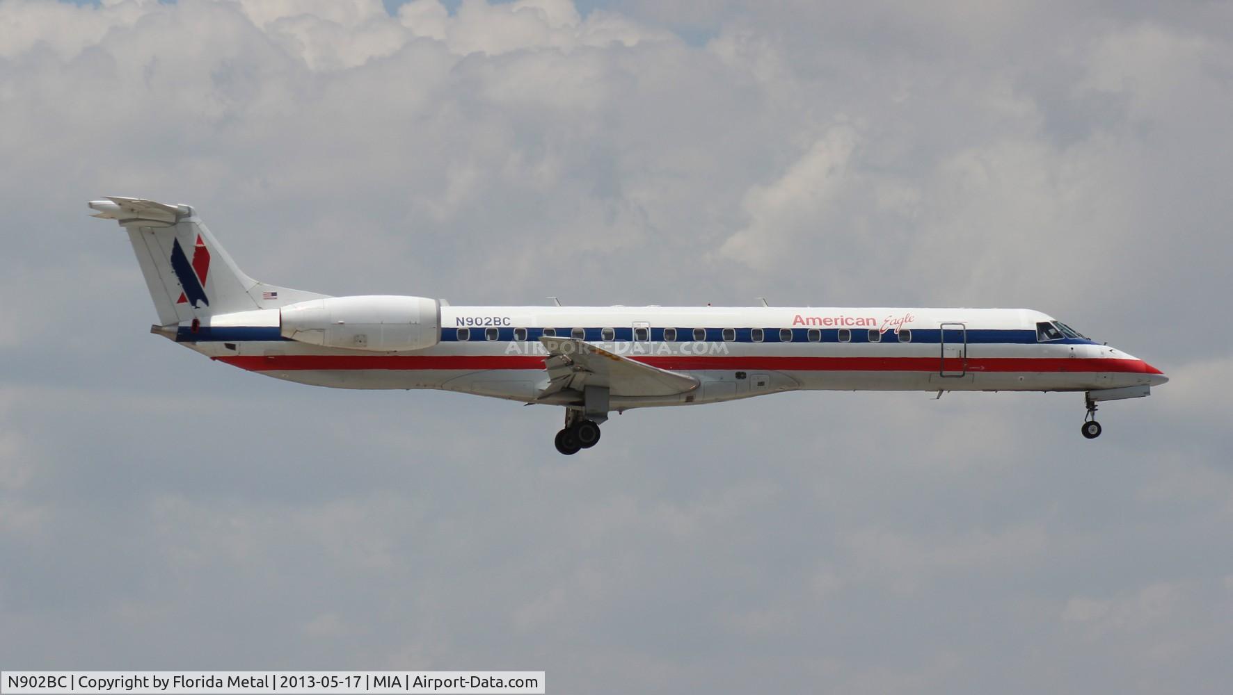 N902BC, 2005 Embraer ERJ-145LR (EMB-145LR) C/N 14500887, American Eagle E145